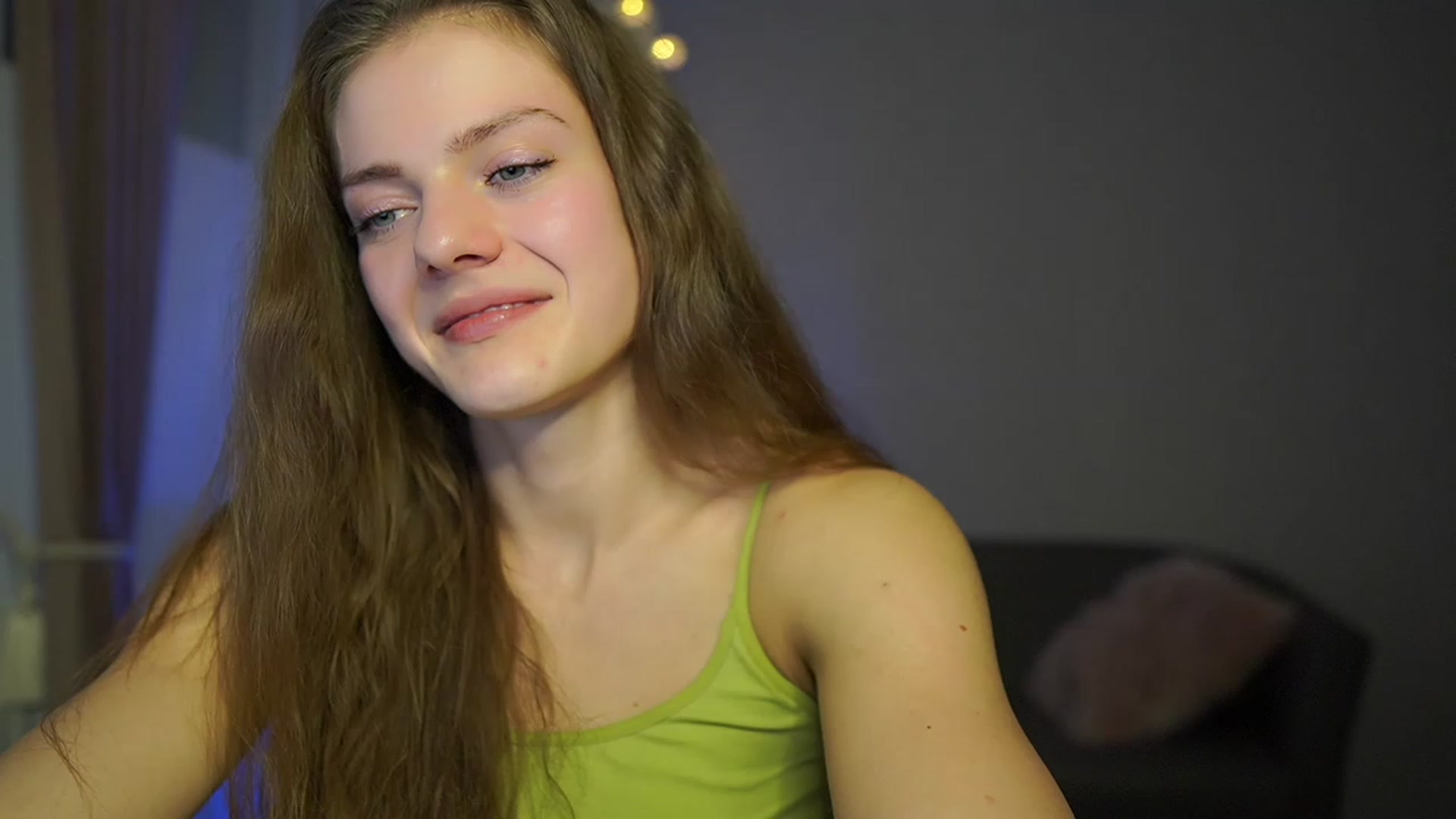 Gallery image thumbnail from Elly_Malkova_'s myfreecams stream on, 03/21/2023, 21:47 image 1 of 20