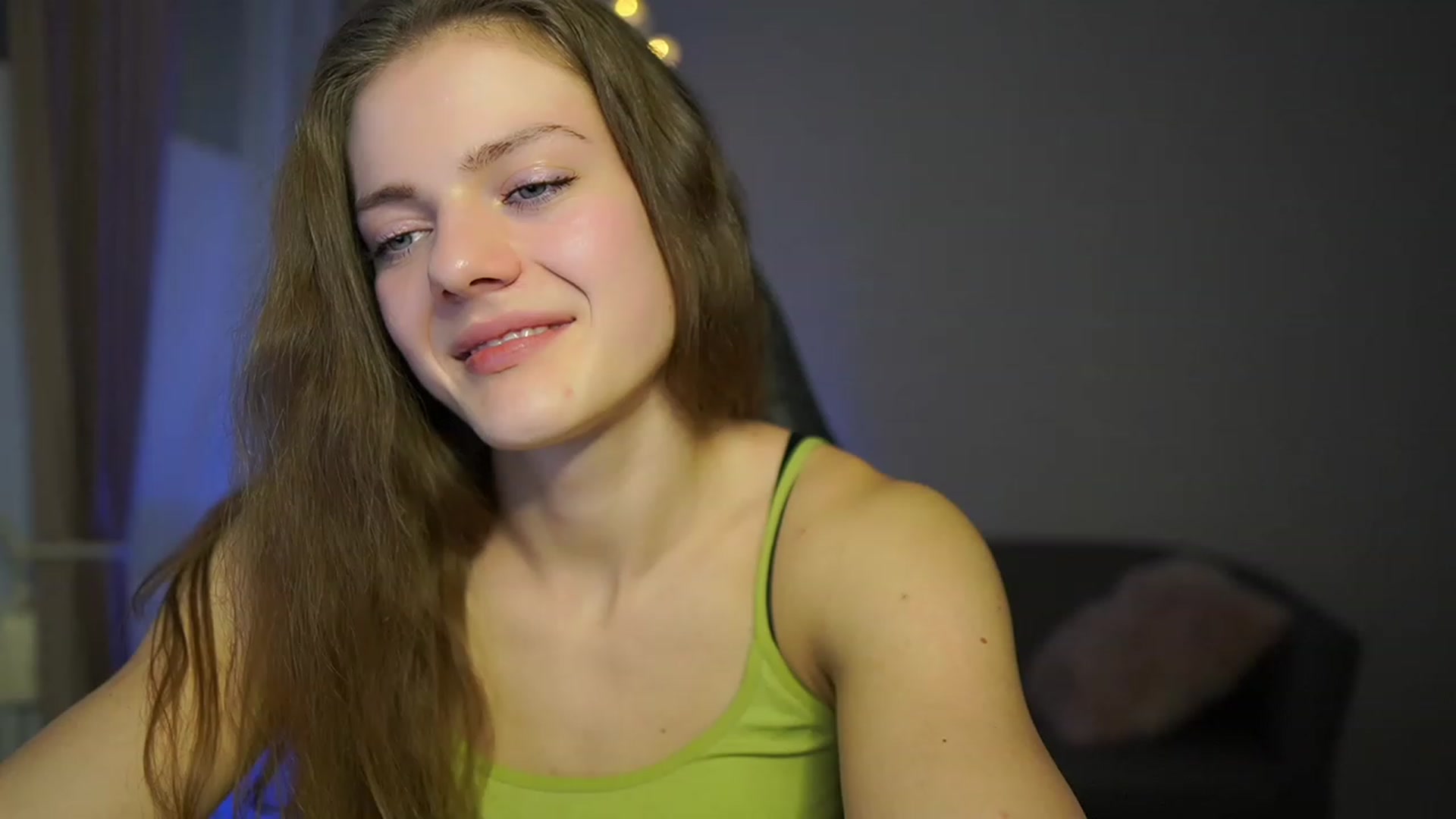Gallery image thumbnail from Elly_Malkova_'s myfreecams stream on, 03/21/2023, 21:47 image 14 of 20