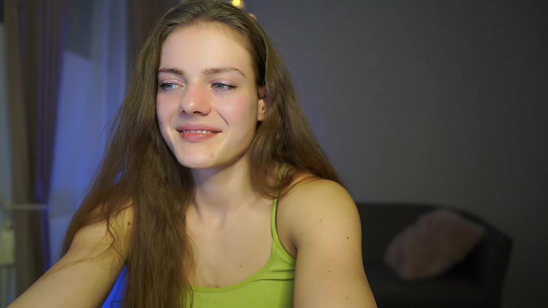 Gallery image thumbnail from Elly_Malkova_'s myfreecams stream on, 03/21/2023, 21:47 image 10 of 20