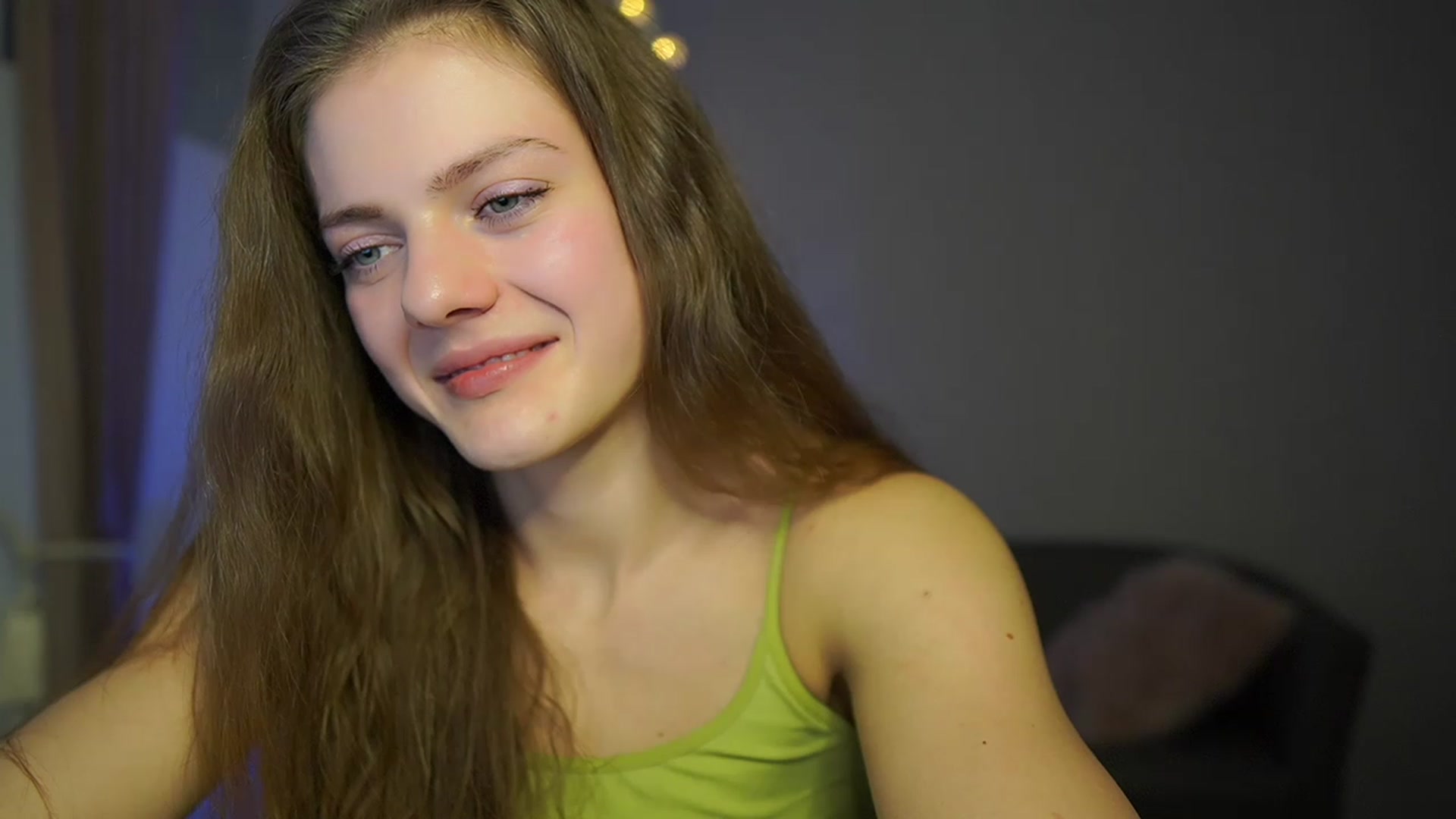 Gallery image thumbnail from Elly_Malkova_'s myfreecams stream on, 03/21/2023, 21:47 image 2 of 20
