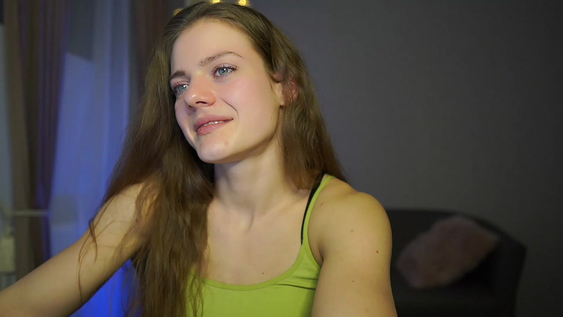 Gallery image thumbnail from Elly_Malkova_'s myfreecams stream on, 03/21/2023, 21:47 image 19 of 20