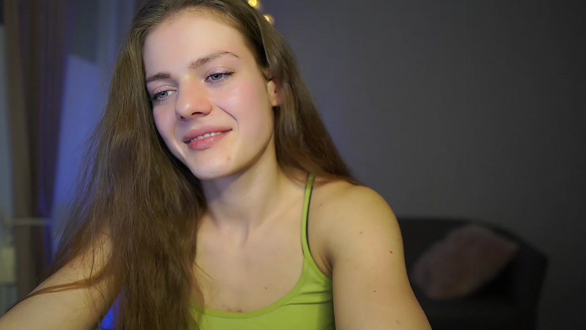 Gallery image thumbnail from Elly_Malkova_'s myfreecams stream on, 03/21/2023, 21:47 image 7 of 20