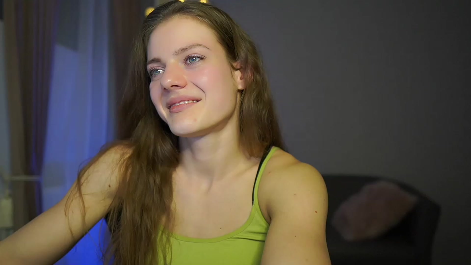 Gallery image thumbnail from Elly_Malkova_'s myfreecams stream on, 03/21/2023, 21:47 image 18 of 20