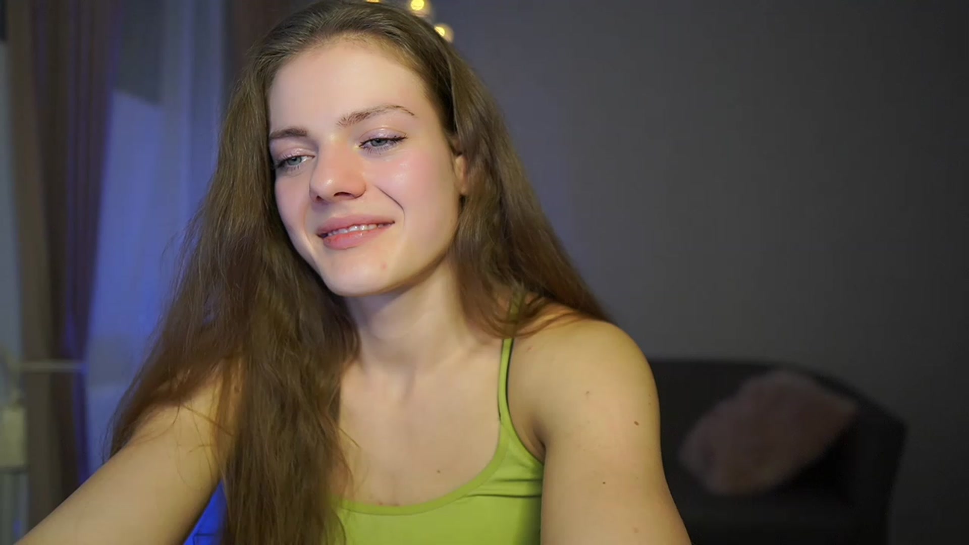 Gallery image thumbnail from Elly_Malkova_'s myfreecams stream on, 03/21/2023, 21:47 image 9 of 20