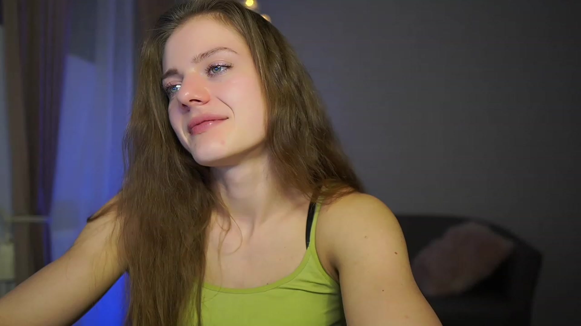 Gallery image thumbnail from Elly_Malkova_'s myfreecams stream on, 03/21/2023, 22:52 image 7 of 20