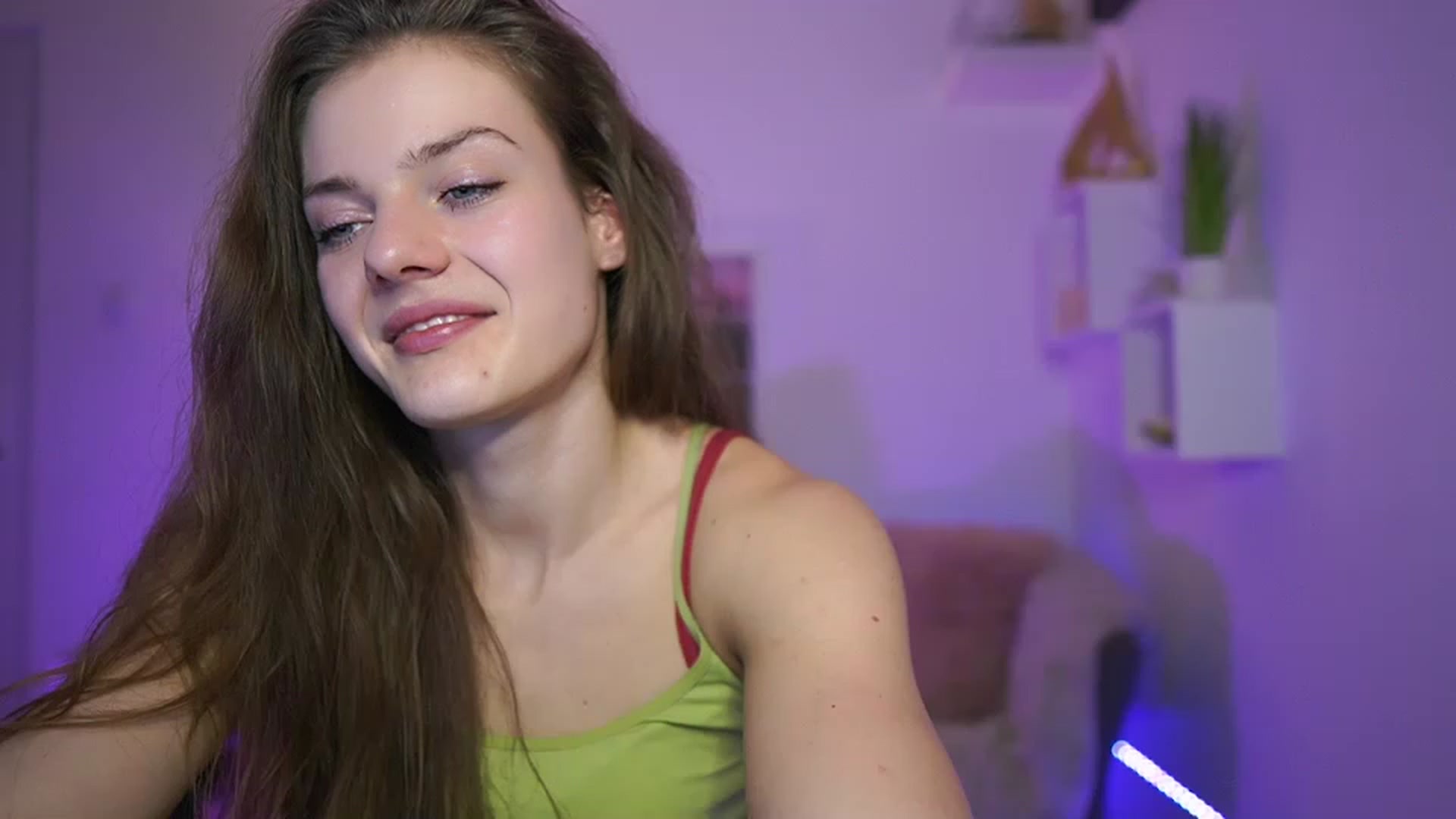 Gallery image thumbnail from Elly_Malkova_'s myfreecams stream on, 03/25/2023, 15:06 image 8 of 20