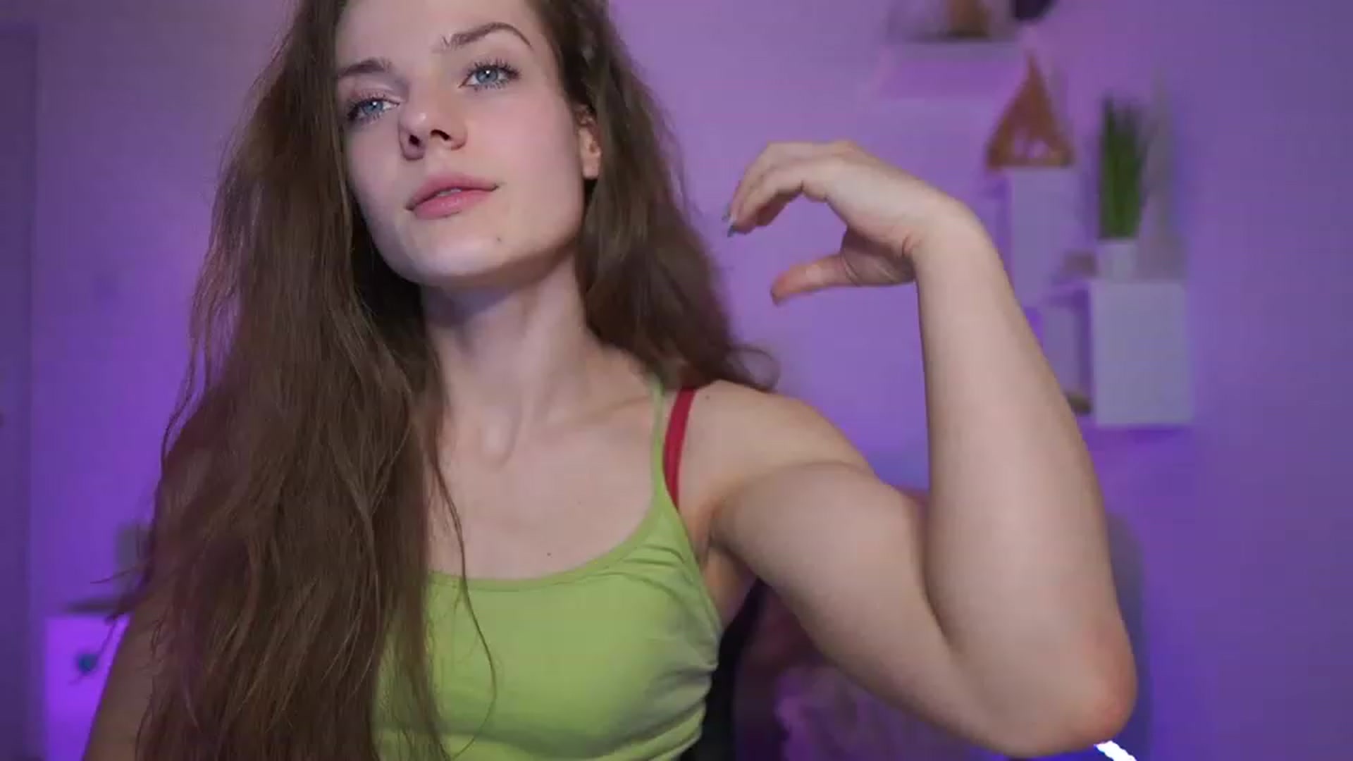 Gallery image thumbnail from Elly_Malkova_'s myfreecams stream on, 03/25/2023, 15:06 image 4 of 20