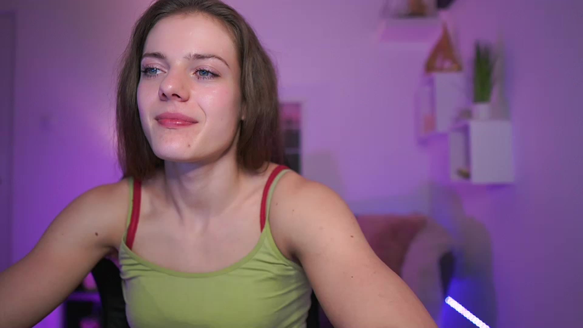 Gallery image thumbnail from Elly_Malkova_'s myfreecams stream on, 03/25/2023, 17:46 image 20 of 20