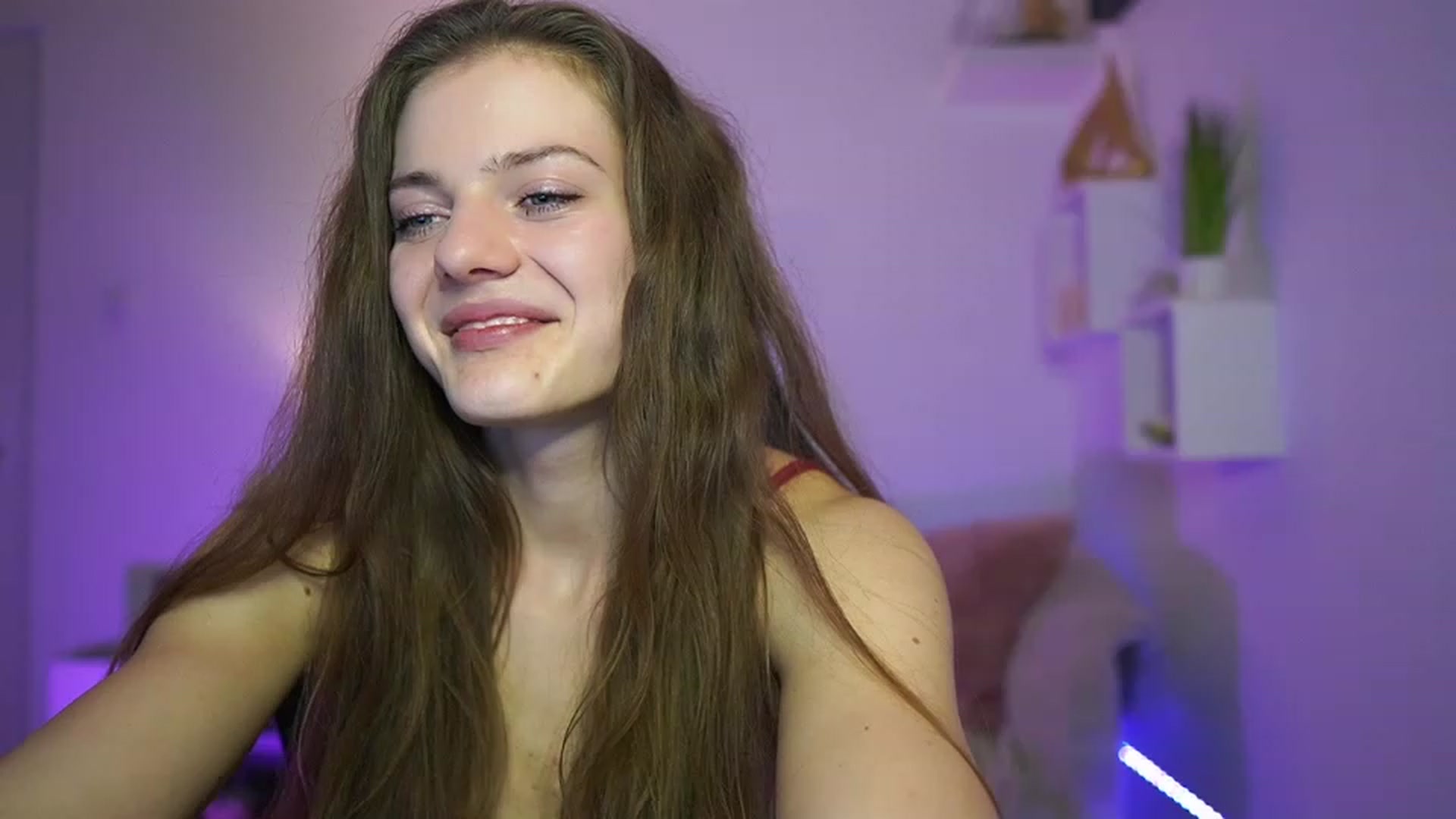 Gallery image thumbnail from Elly_Malkova_'s myfreecams stream on, 03/25/2023, 18:23 image 20 of 20