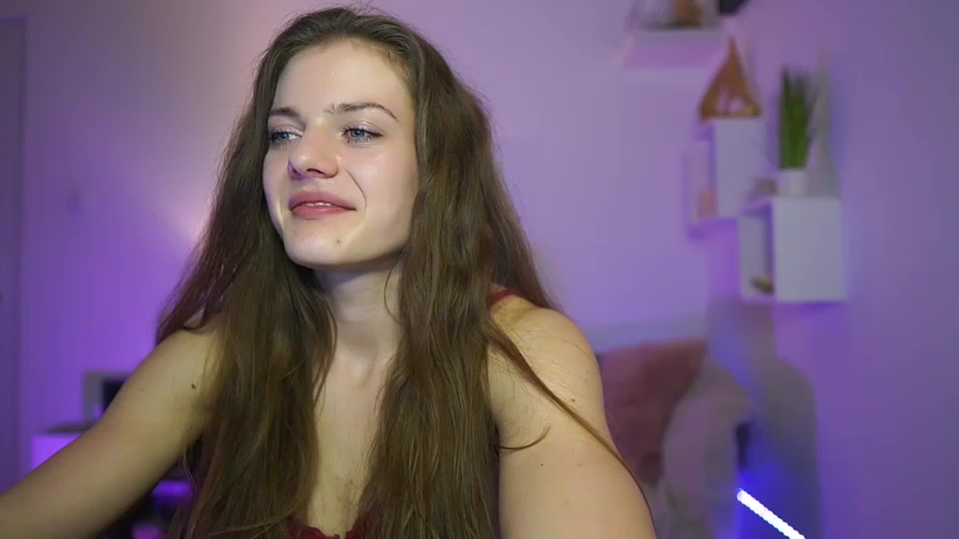 Gallery image thumbnail from Elly_Malkova_'s myfreecams stream on, 03/25/2023, 18:23 image 11 of 20
