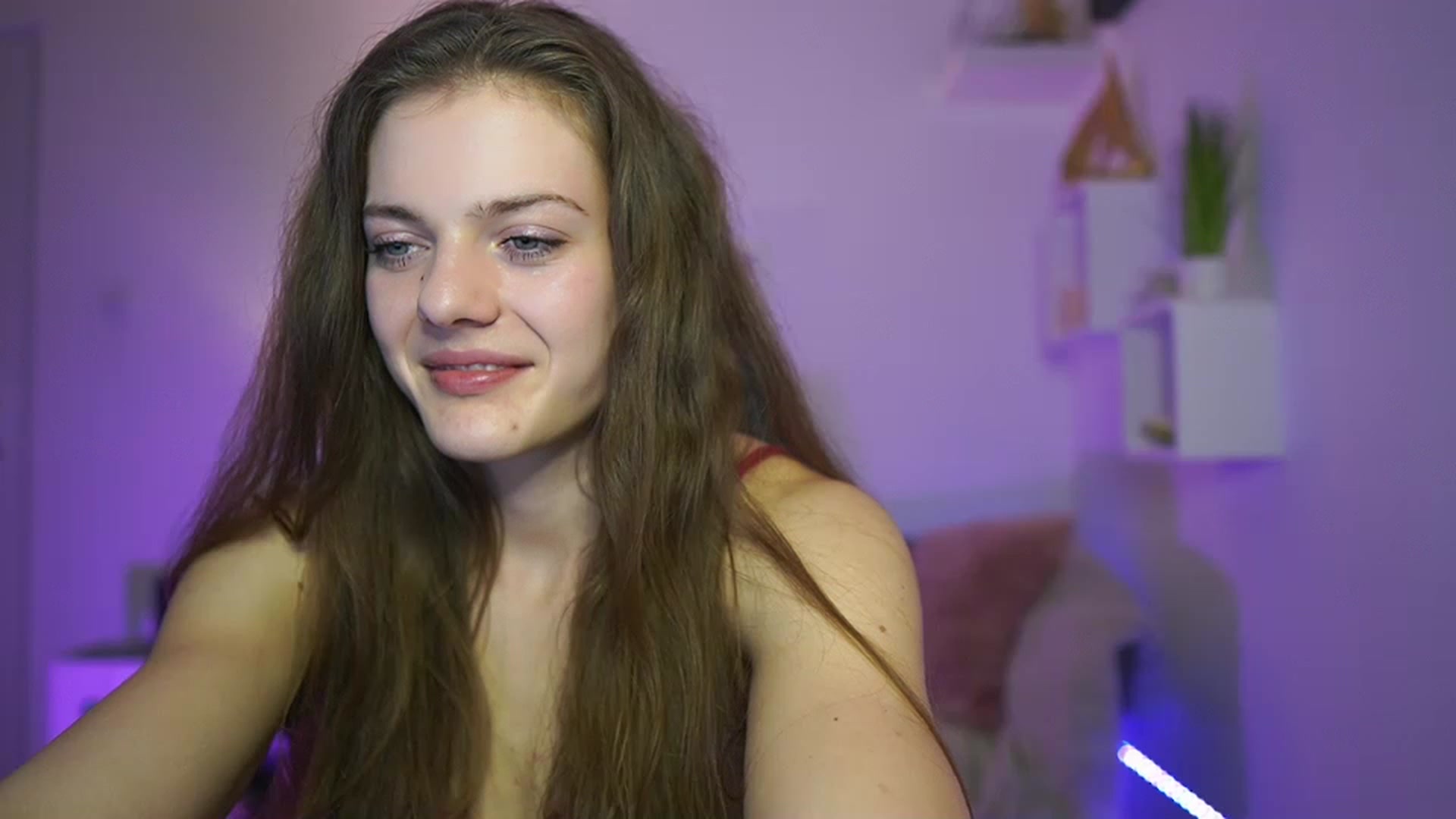 Gallery image thumbnail from Elly_Malkova_'s myfreecams stream on, 03/25/2023, 18:23 image 14 of 20