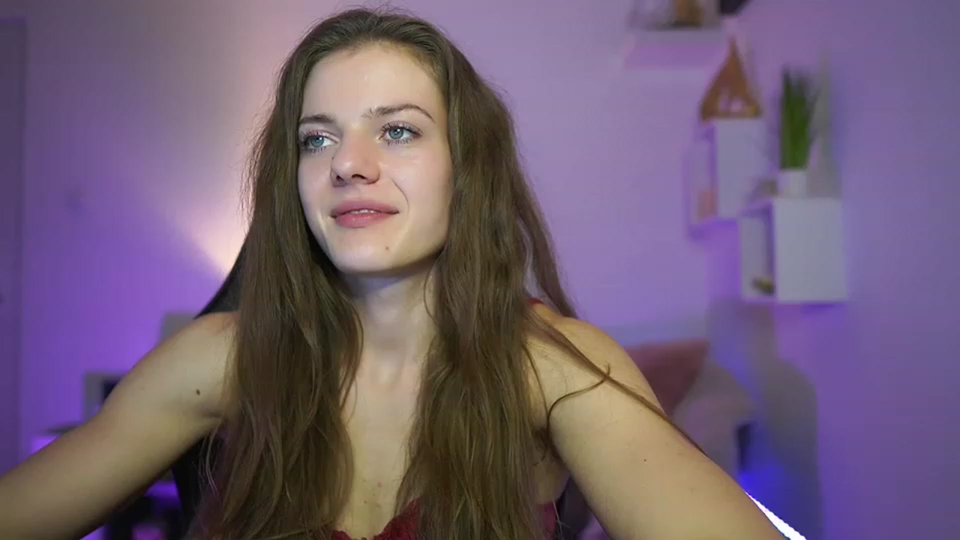 Gallery image thumbnail from Elly_Malkova_'s myfreecams stream on, 03/25/2023, 18:23 image 4 of 20