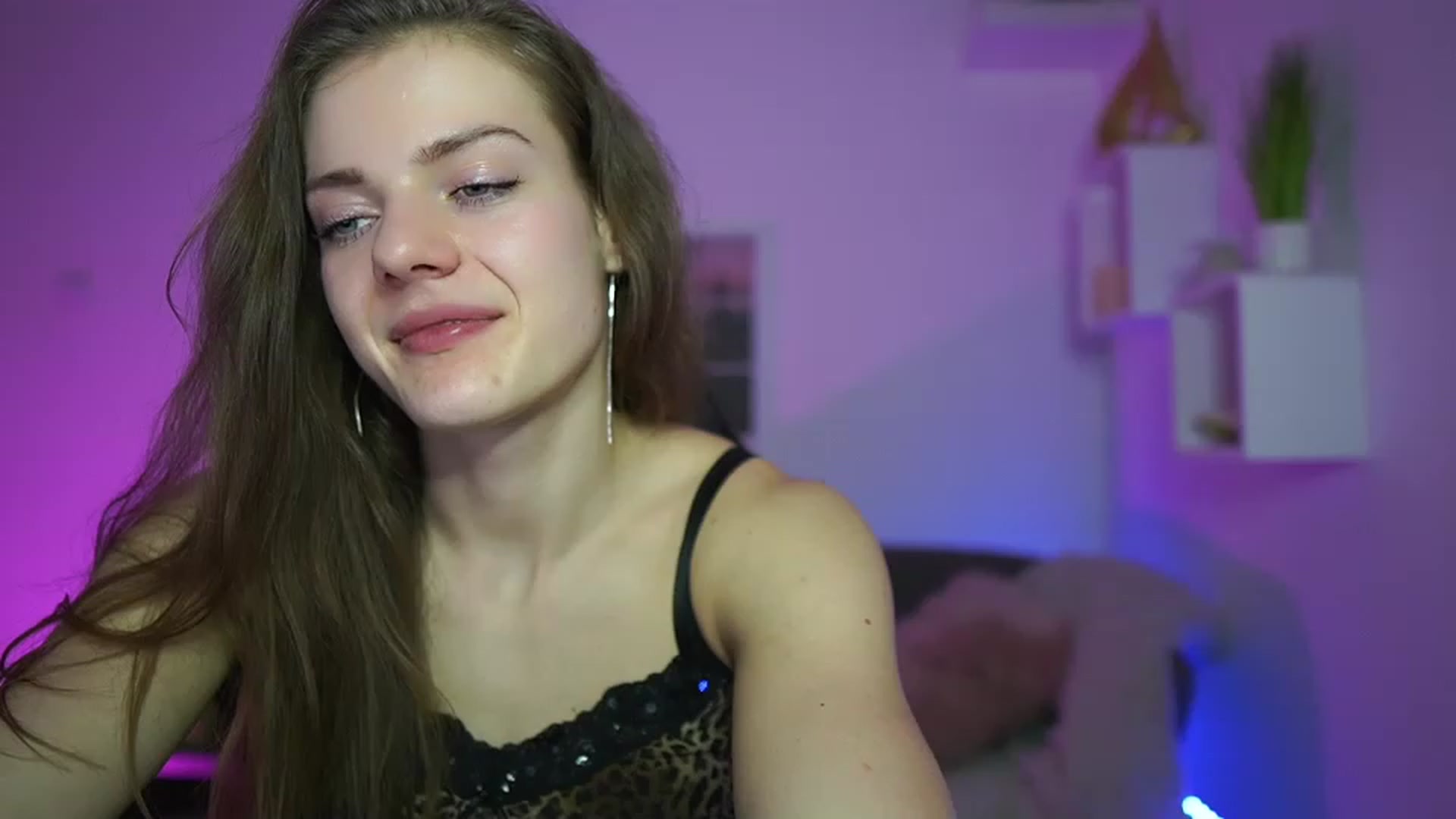 Gallery image thumbnail from Elly_Malkova_'s myfreecams stream on, 03/26/2023, 22:26 image 11 of 20