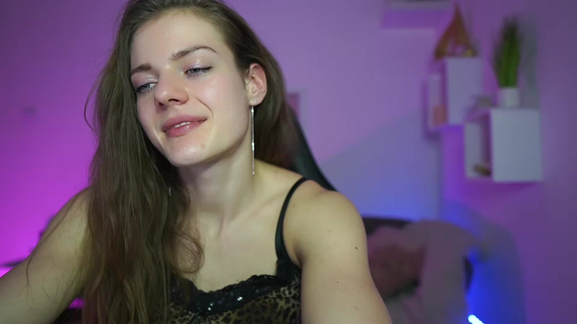 Gallery image thumbnail from Elly_Malkova_'s myfreecams stream on, 03/26/2023, 22:26 image 15 of 20
