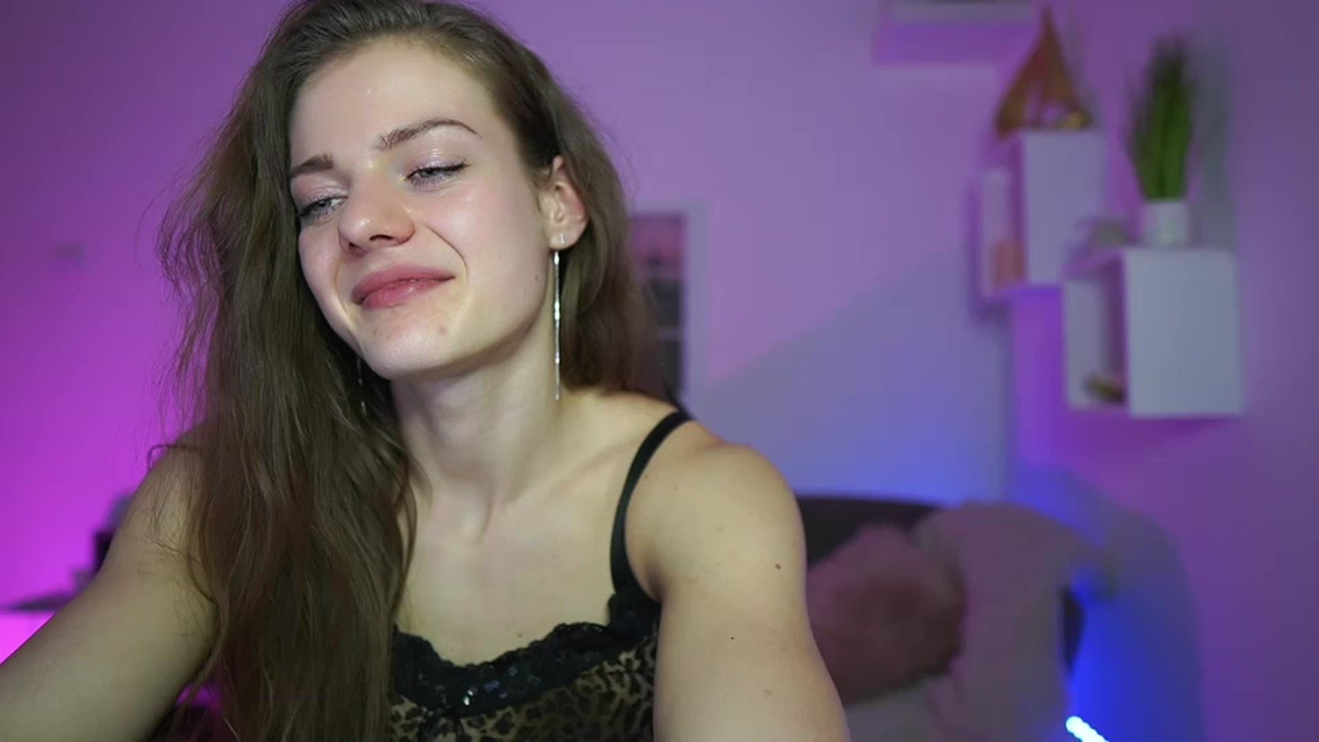 Gallery image thumbnail from Elly_Malkova_'s myfreecams stream on, 03/26/2023, 22:26 image 2 of 20