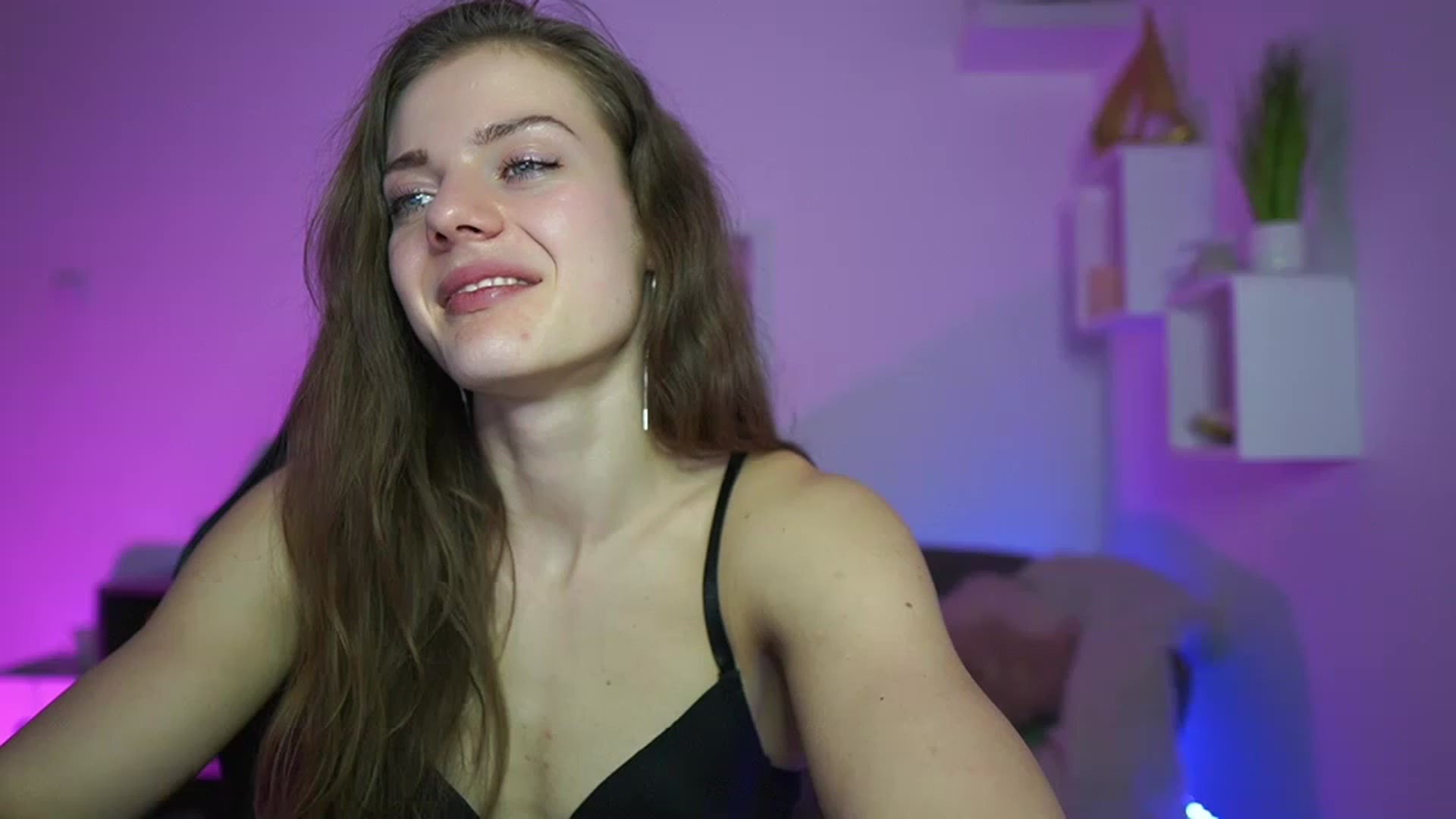 Gallery image thumbnail from Elly_Malkova_'s myfreecams stream on, 03/26/2023, 23:20 image 8 of 20