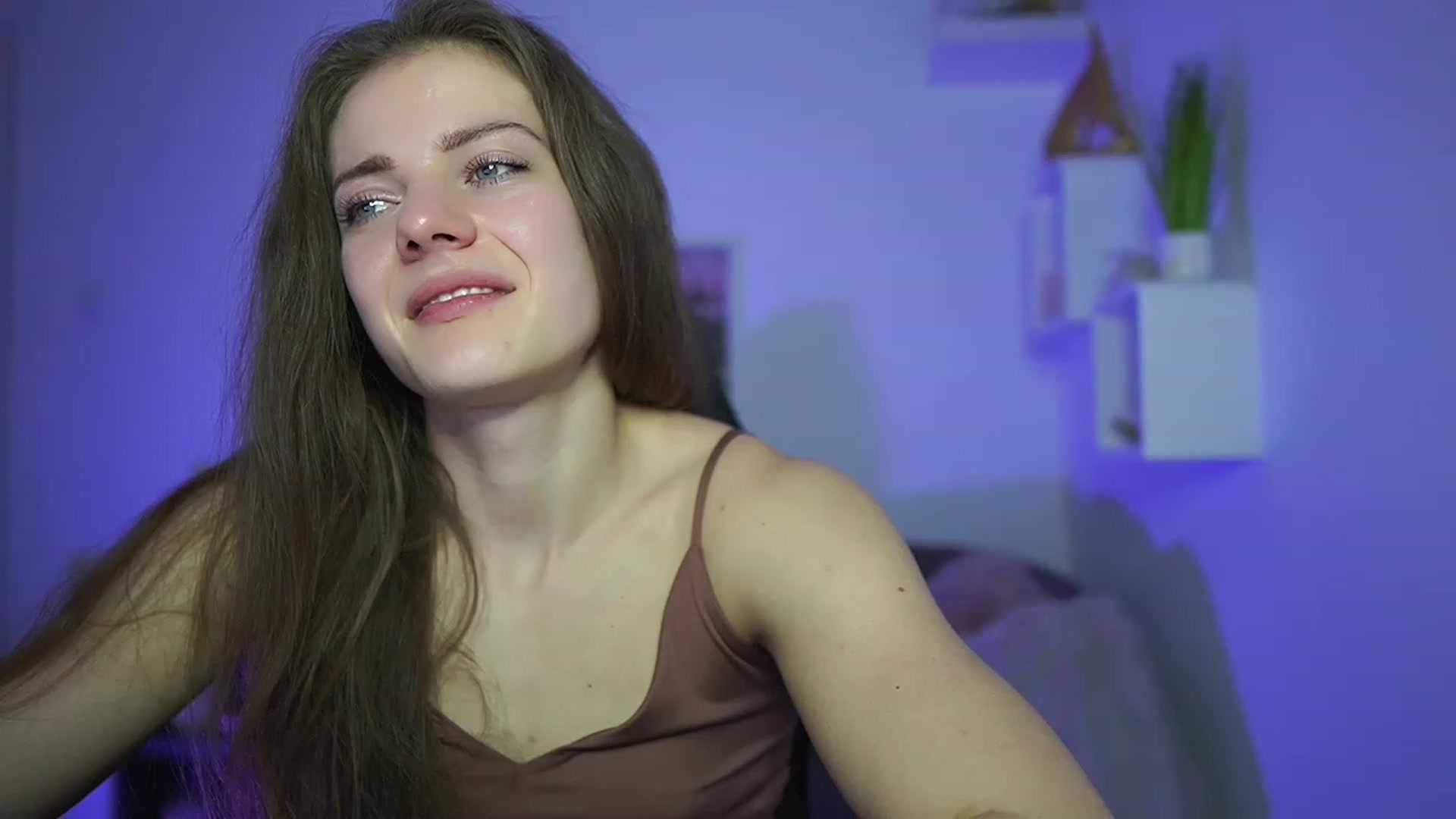 Gallery image thumbnail from Elly_Malkova_'s myfreecams stream on, 03/27/2023, 20:55 image 19 of 20