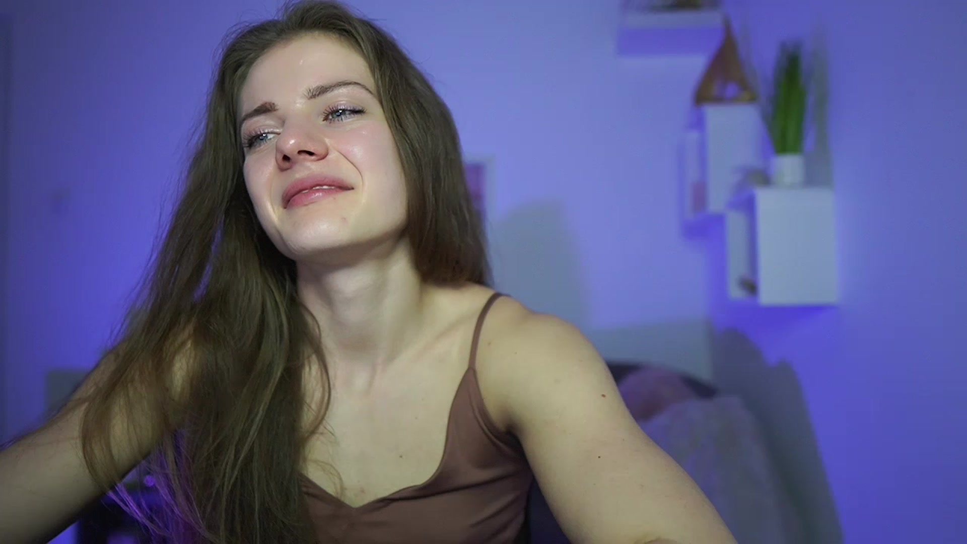Gallery image thumbnail from Elly_Malkova_'s myfreecams stream on, 03/27/2023, 20:55 image 20 of 20