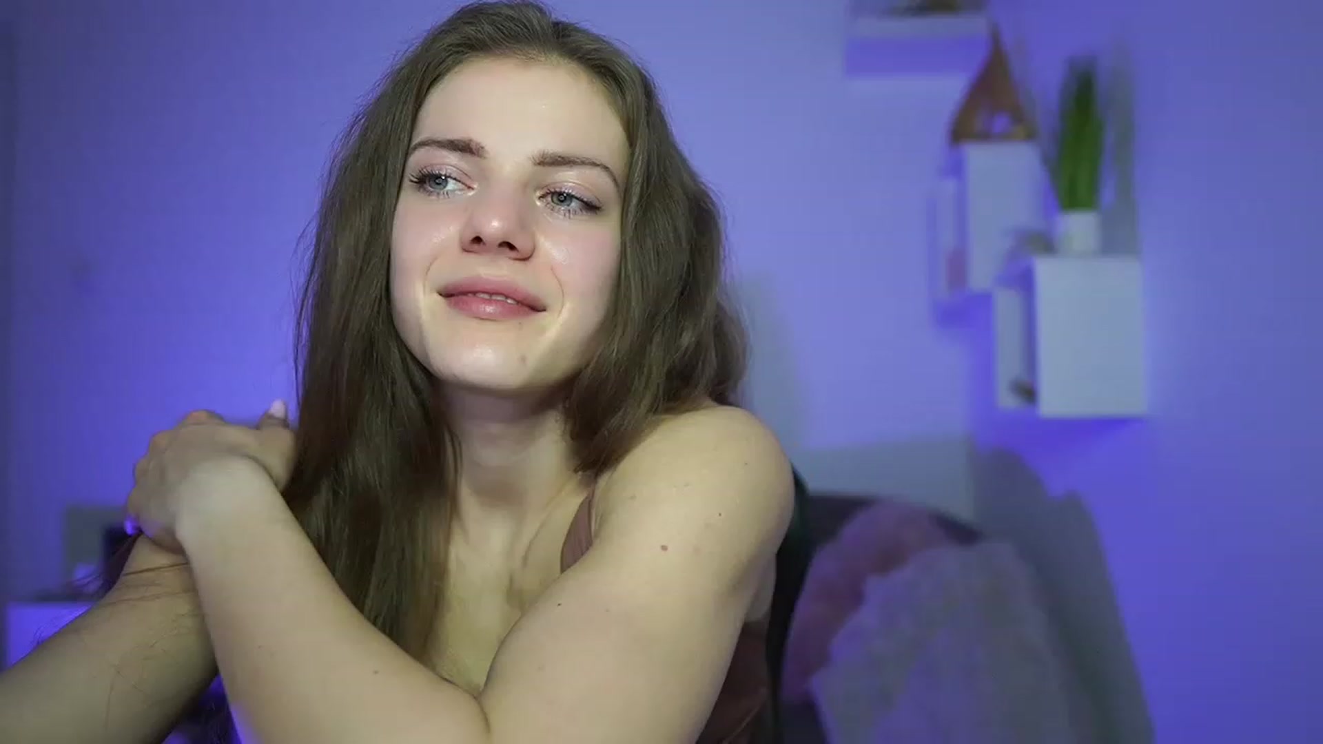 Gallery image thumbnail from Elly_Malkova_'s myfreecams stream on, 03/27/2023, 20:55 image 10 of 20