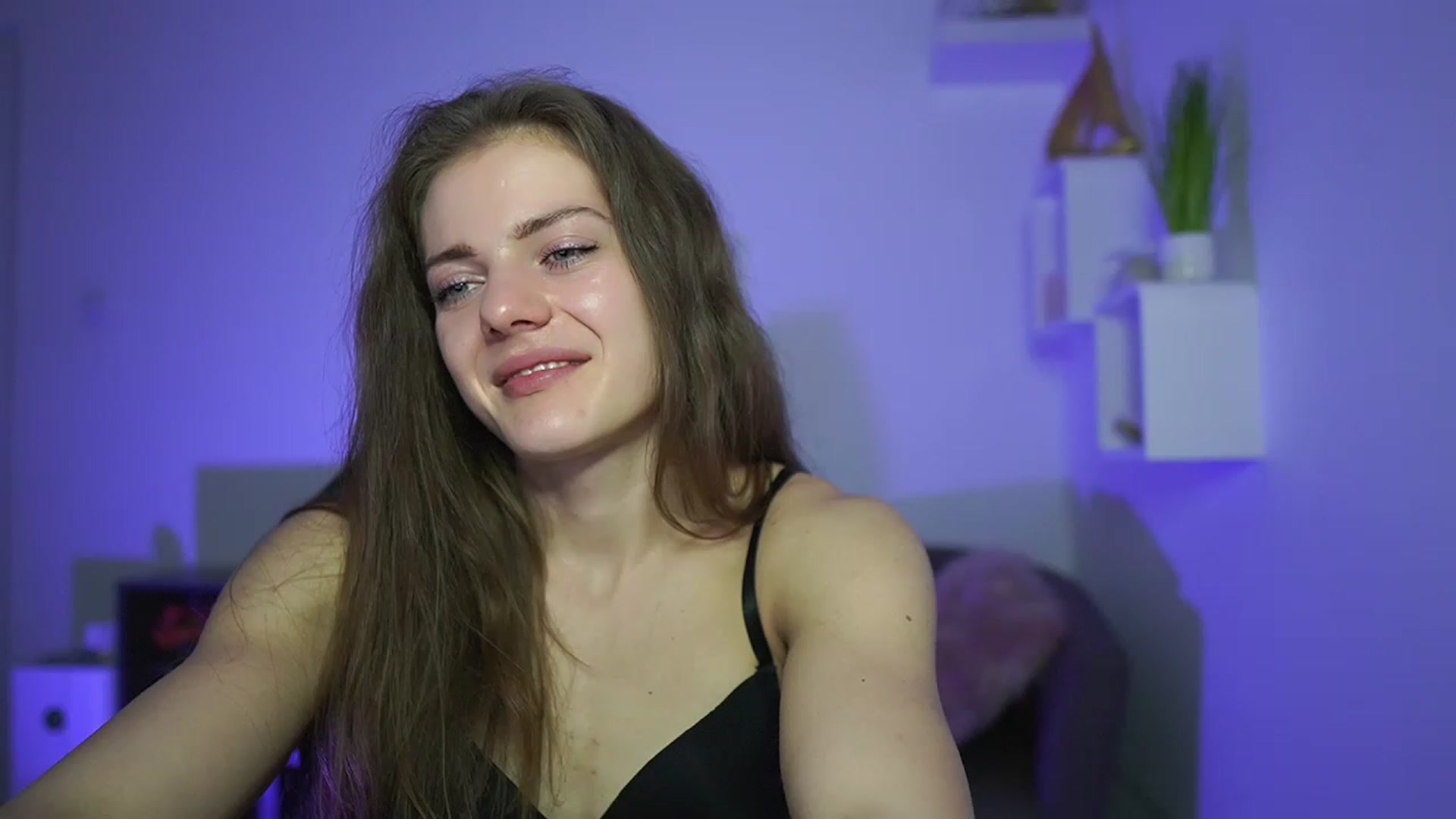Gallery image thumbnail from Elly_Malkova_'s myfreecams stream on, 03/27/2023, 23:20 image 20 of 20