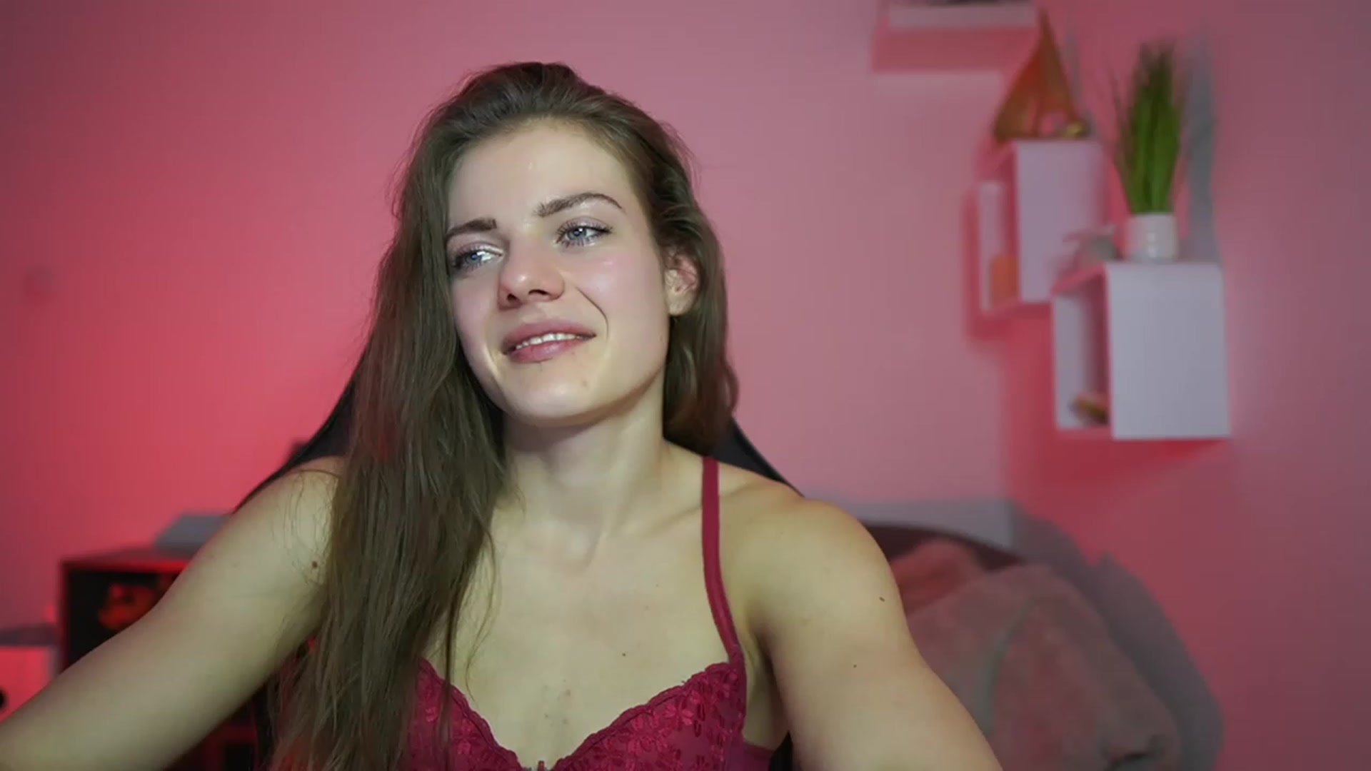 Gallery image thumbnail from Elly_Malkova_'s myfreecams stream on, 03/28/2023, 21:31 image 13 of 20