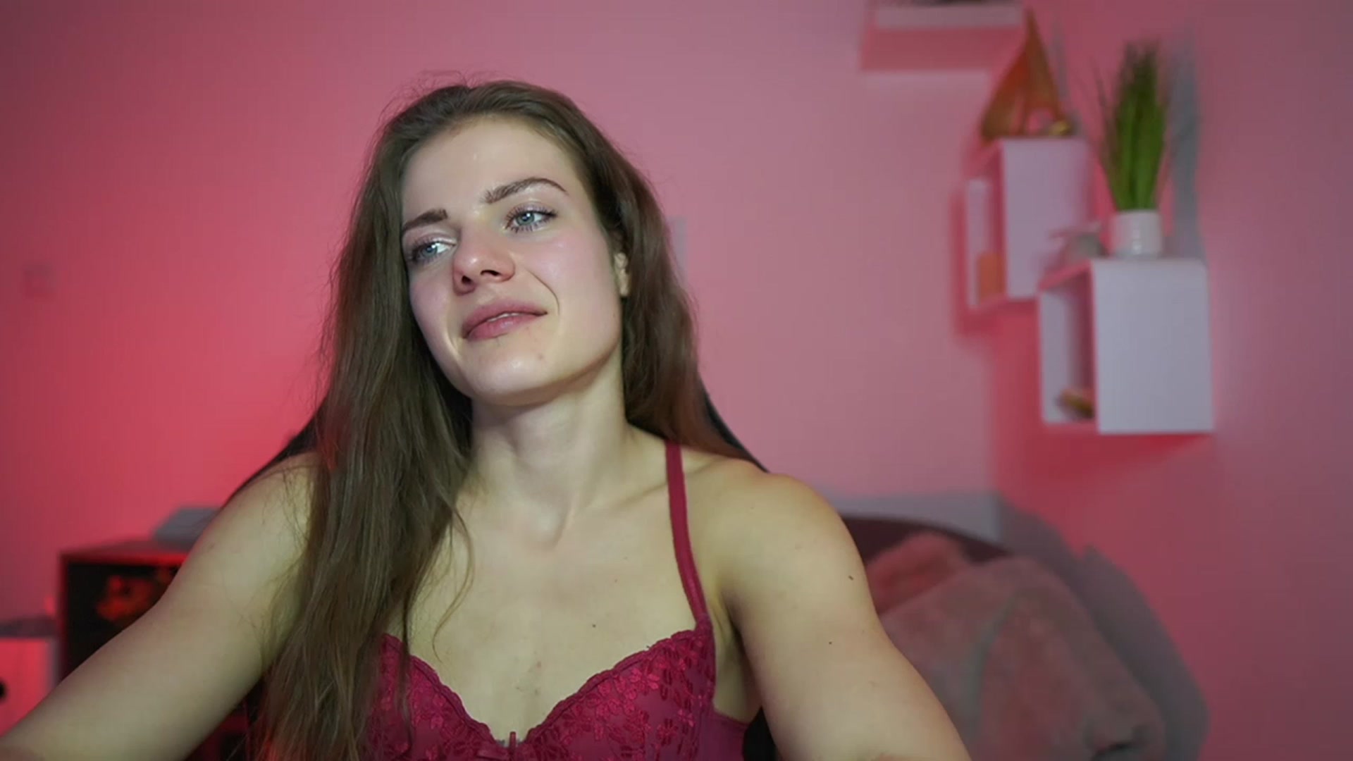 Gallery image thumbnail from Elly_Malkova_'s myfreecams stream on, 03/28/2023, 21:31 image 8 of 20