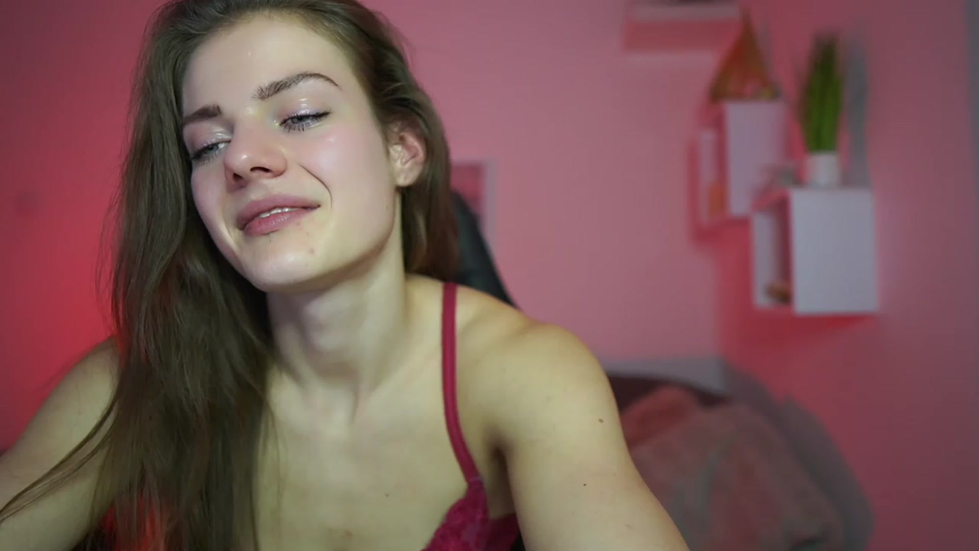 Gallery image thumbnail from Elly_Malkova_'s myfreecams stream on, 03/28/2023, 21:31 image 9 of 20