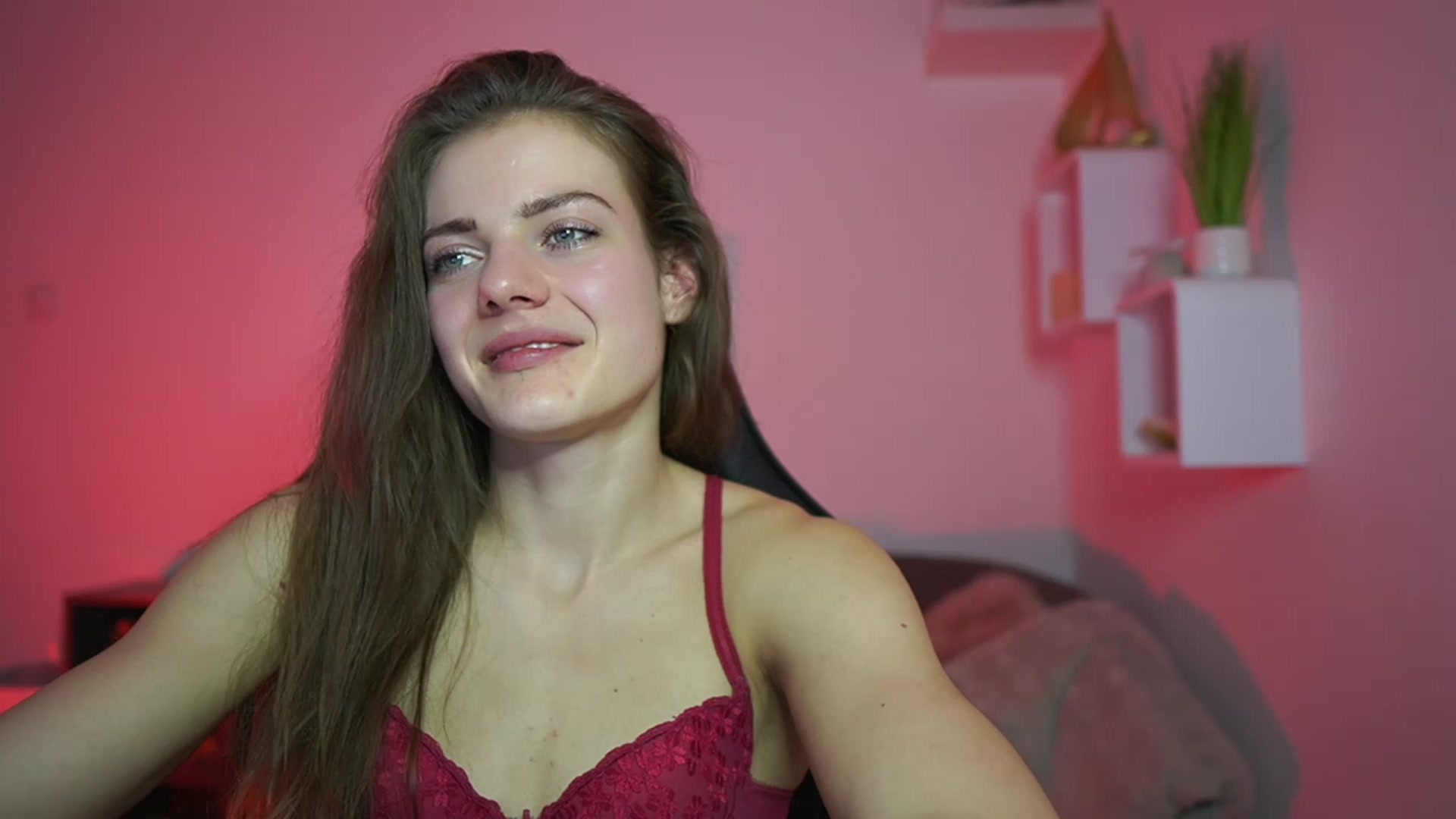 Gallery image thumbnail from Elly_Malkova_'s myfreecams stream on, 03/28/2023, 21:31 image 10 of 20
