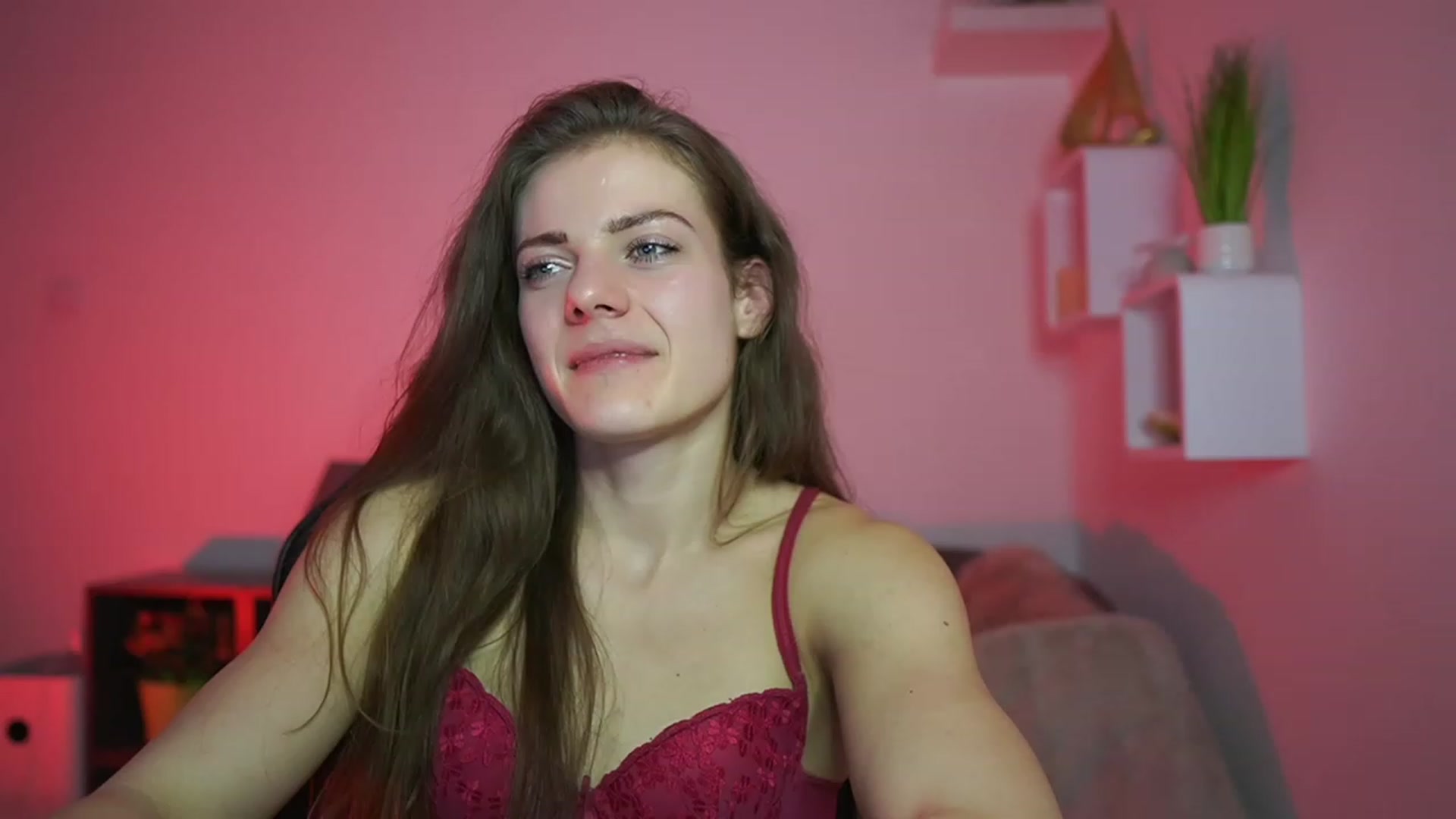 Gallery image thumbnail from Elly_Malkova_'s myfreecams stream on, 03/28/2023, 22:15 image 17 of 20