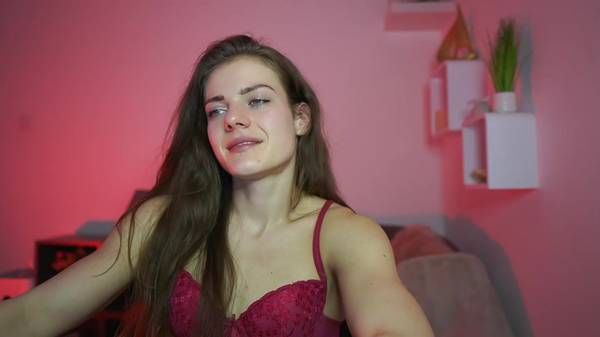 Gallery image thumbnail from Elly_Malkova_'s myfreecams stream on, 03/28/2023, 22:15 image 15 of 20
