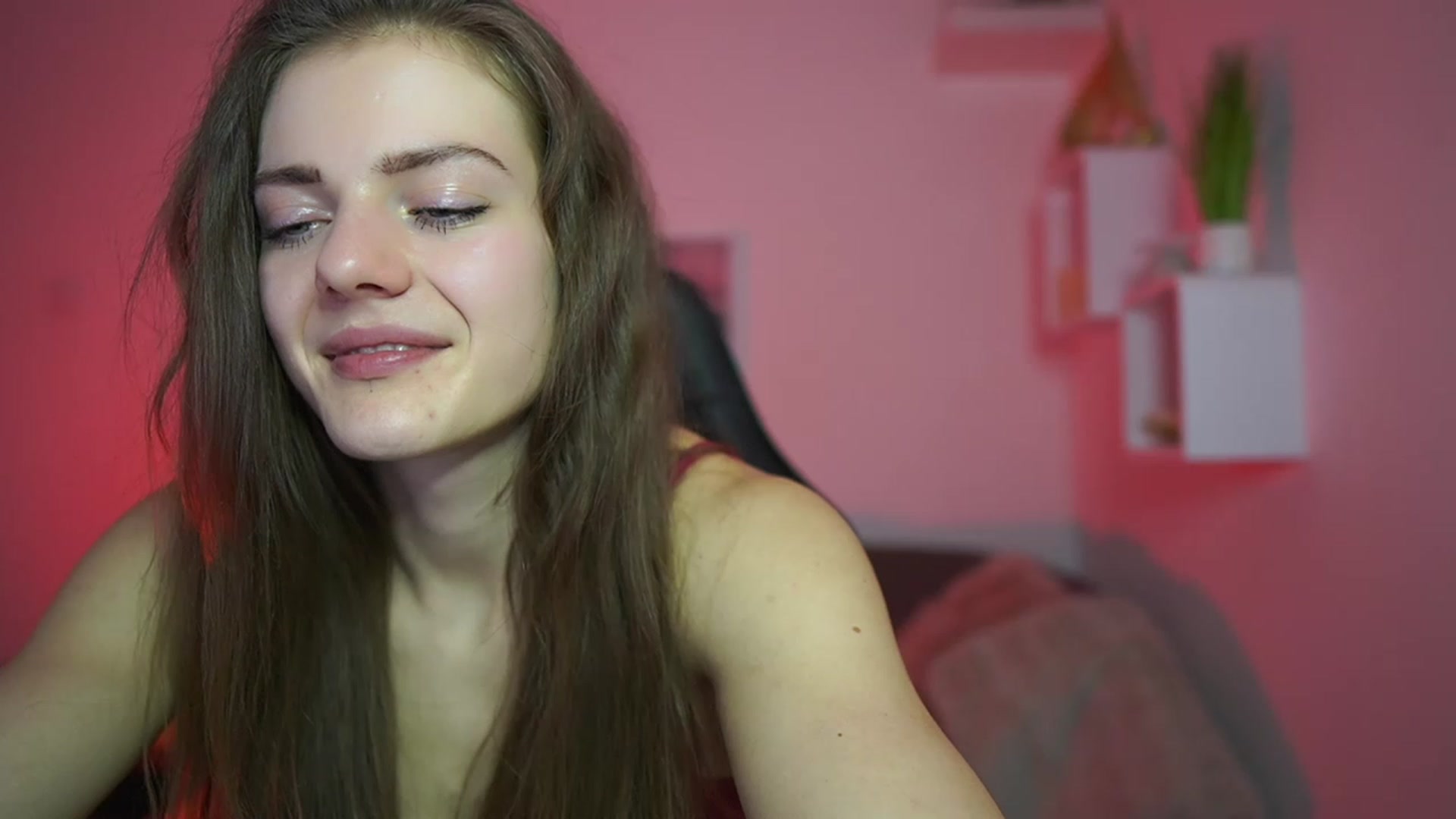 Gallery image thumbnail from Elly_Malkova_'s myfreecams stream on, 03/28/2023, 22:15 image 9 of 20