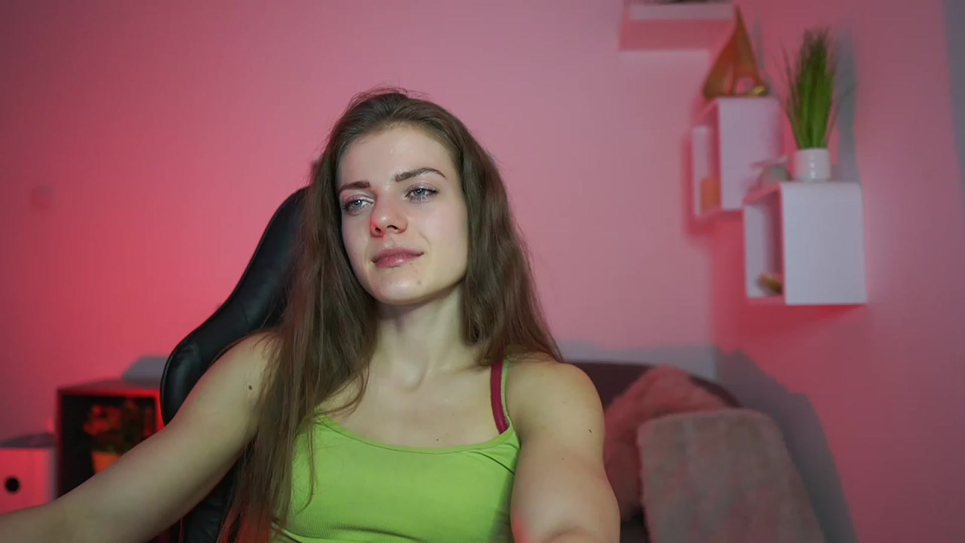 Gallery image thumbnail from Elly_Malkova_'s myfreecams stream on, 03/29/2023, 24:00 image 19 of 20