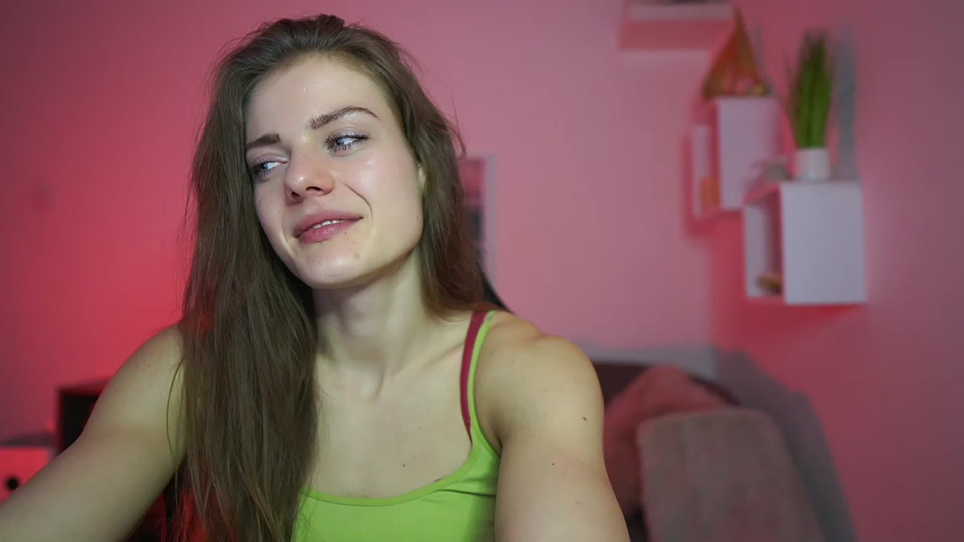Gallery image thumbnail from Elly_Malkova_'s myfreecams stream on, 03/29/2023, 24:00 image 1 of 20