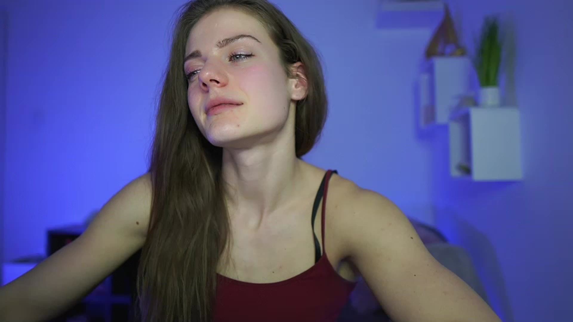 Gallery image thumbnail from Elly_Malkova_'s myfreecams stream on, 03/29/2023, 19:31 image 14 of 20