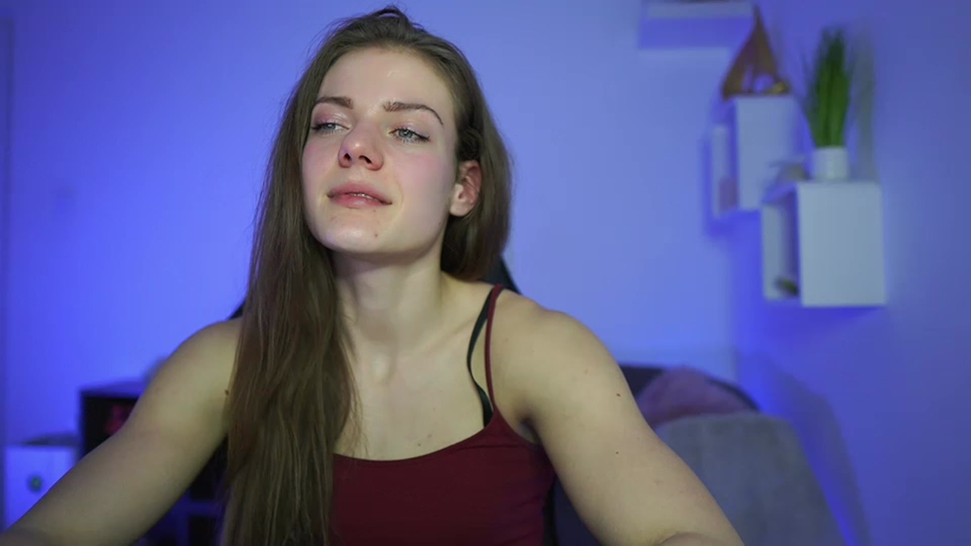 Gallery image thumbnail from Elly_Malkova_'s myfreecams stream on, 03/29/2023, 19:31 image 17 of 20