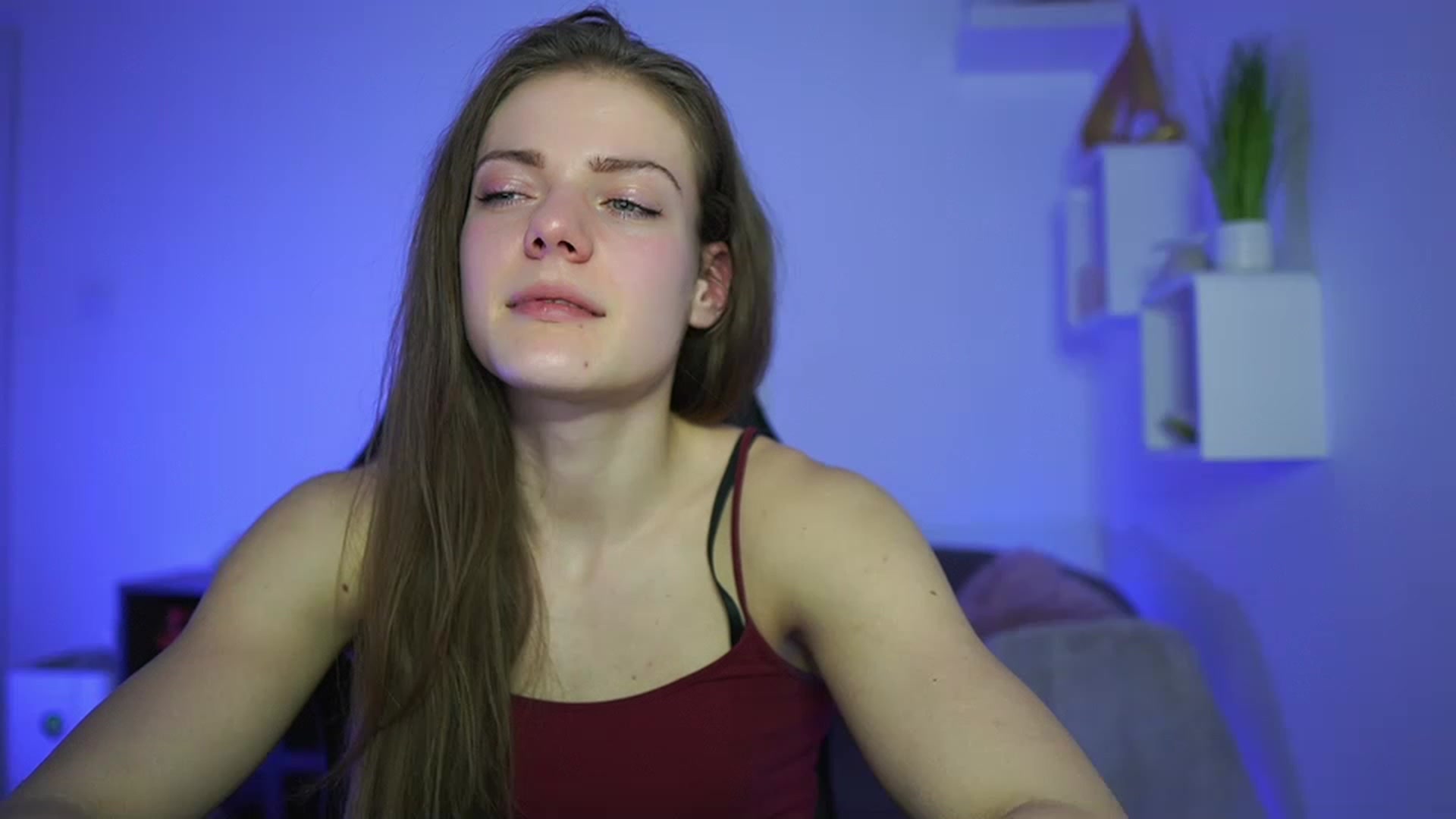 Gallery image thumbnail from Elly_Malkova_'s myfreecams stream on, 03/29/2023, 19:31 image 19 of 20
