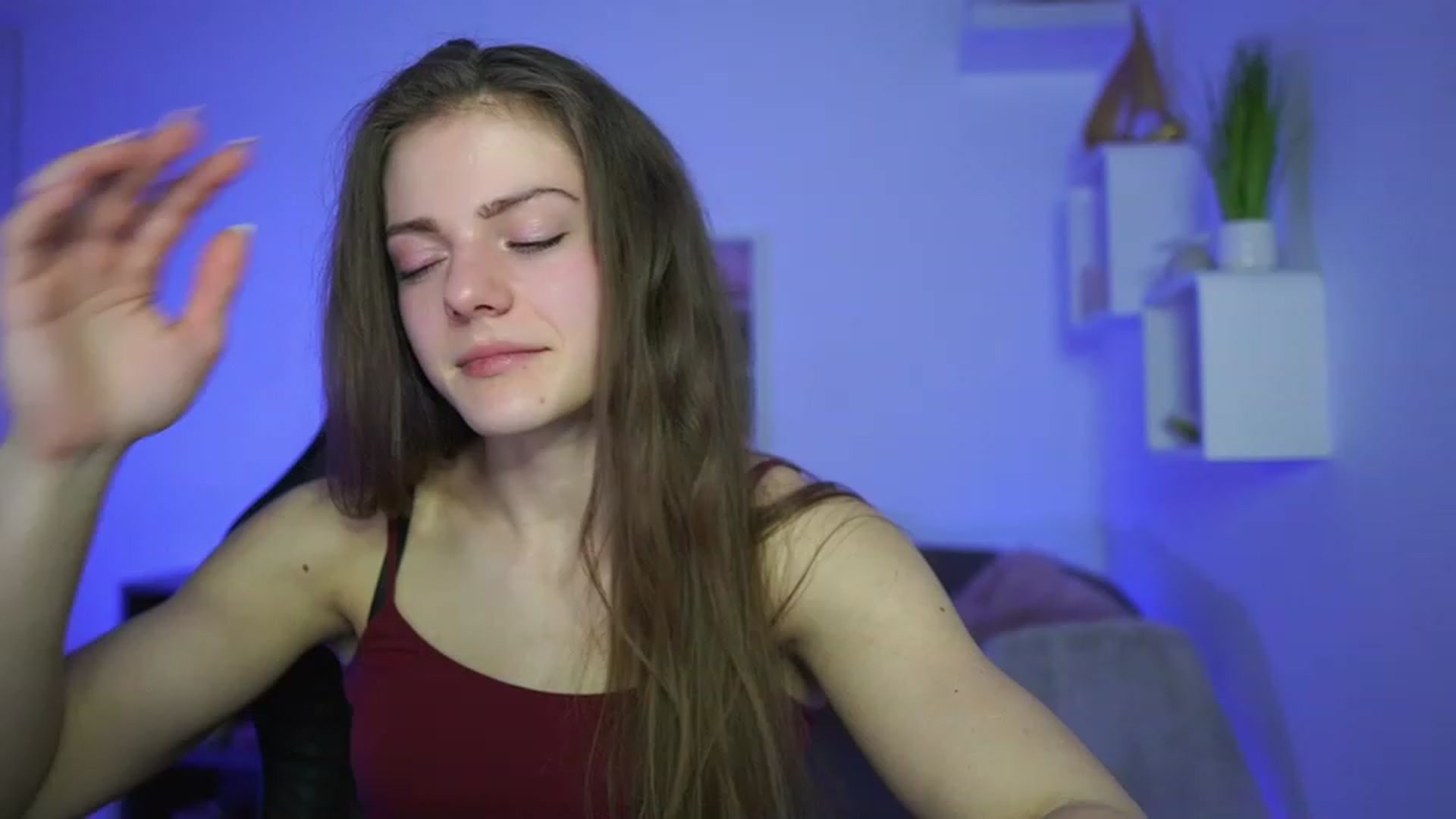 Gallery image thumbnail from Elly_Malkova_'s myfreecams stream on, 03/29/2023, 19:31 image 2 of 20