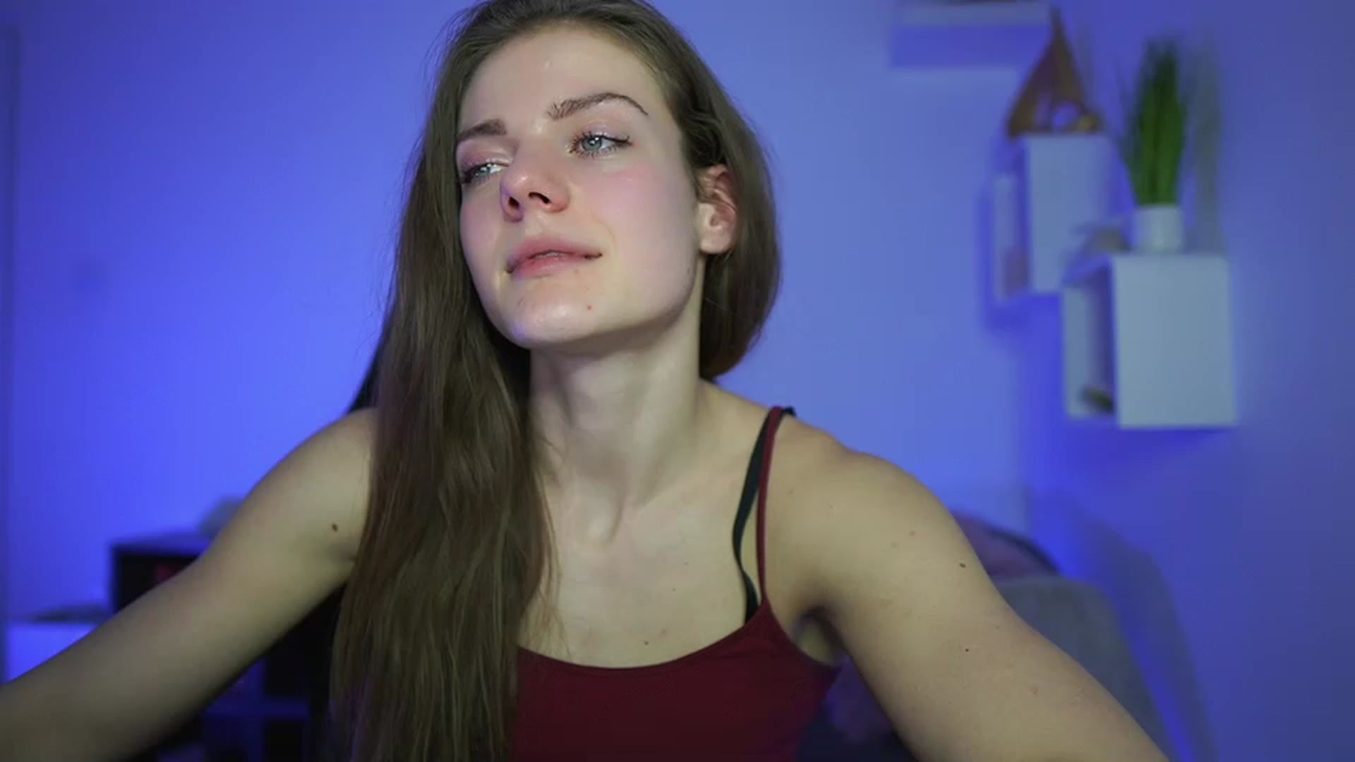Gallery image thumbnail from Elly_Malkova_'s myfreecams stream on, 03/29/2023, 19:31 image 15 of 20