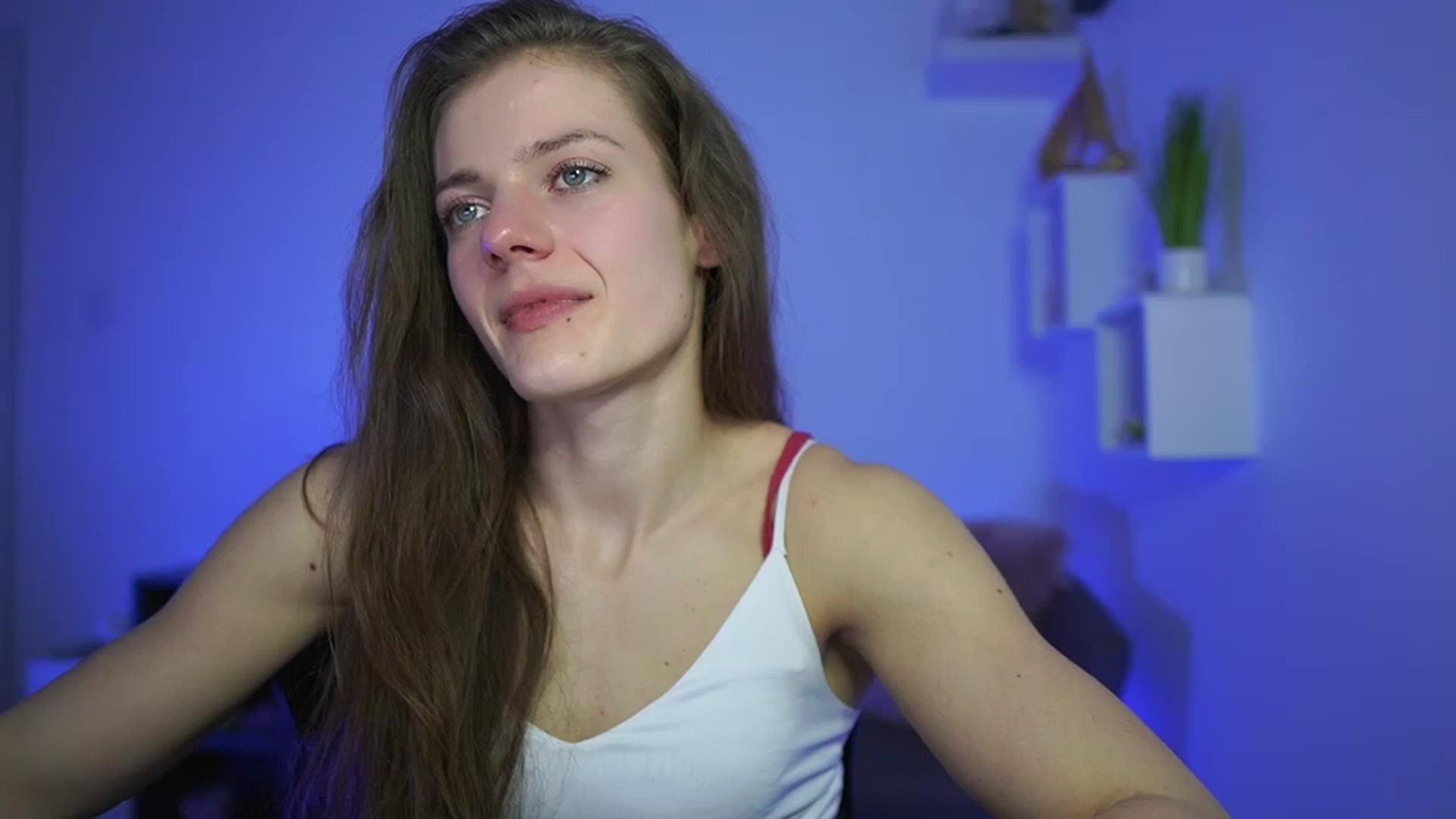 Gallery image thumbnail from Elly_Malkova_'s myfreecams stream on, 04/03/2023, 19:12 image 19 of 20