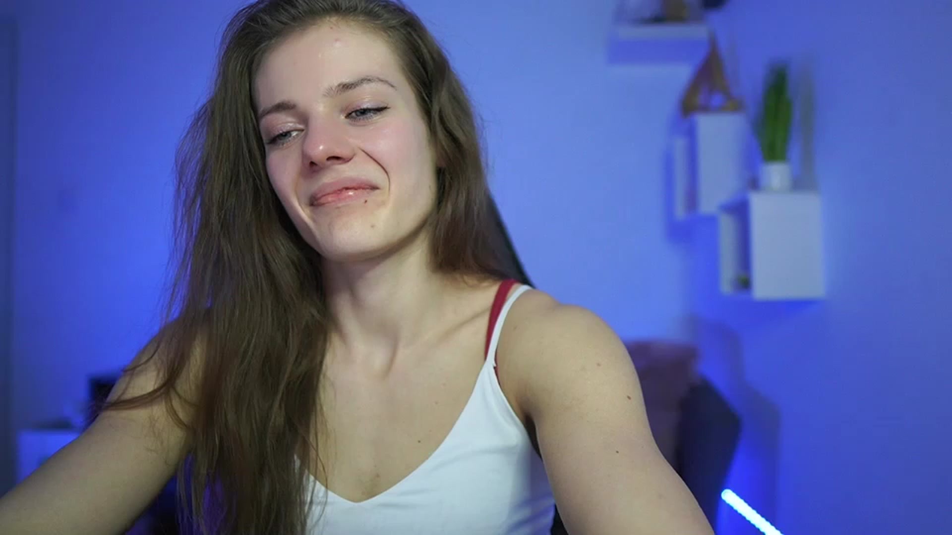 Gallery image thumbnail from Elly_Malkova_'s myfreecams stream on, 04/03/2023, 19:12 image 11 of 20