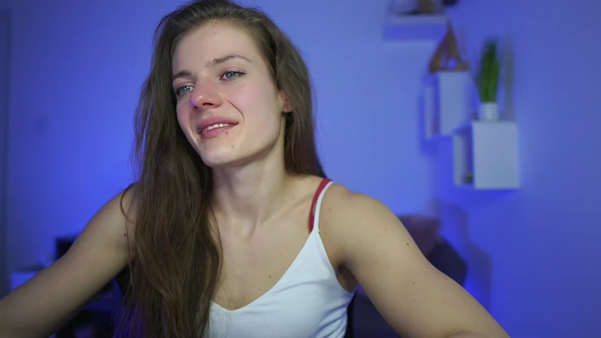 Gallery image thumbnail from Elly_Malkova_'s myfreecams stream on, 04/03/2023, 19:12 image 18 of 20