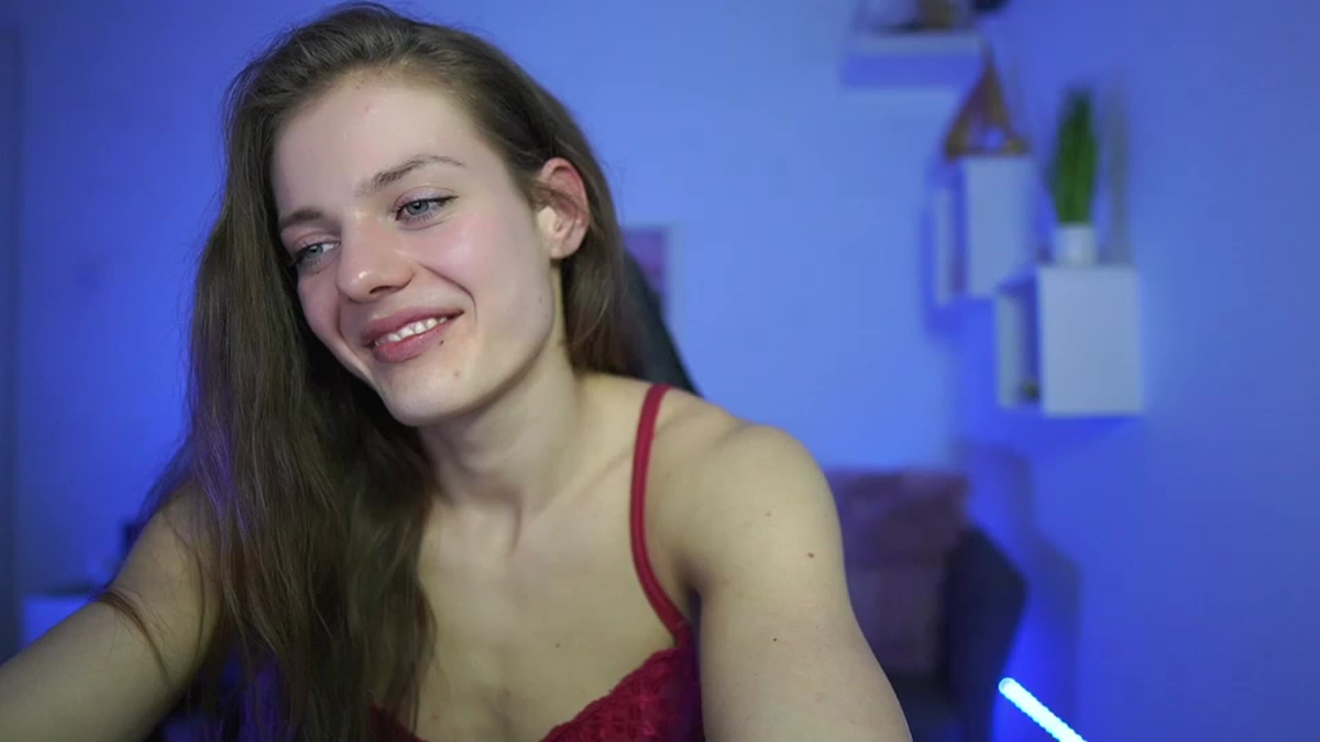 Gallery image thumbnail from Elly_Malkova_'s myfreecams stream on, 04/03/2023, 20:49 image 8 of 20