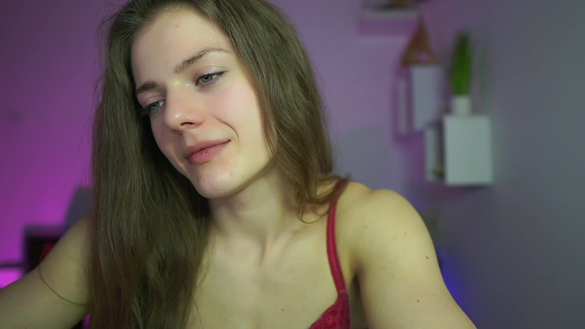Gallery image thumbnail from Elly_Malkova_'s myfreecams stream on, 04/11/2023, 23:34 image 16 of 20