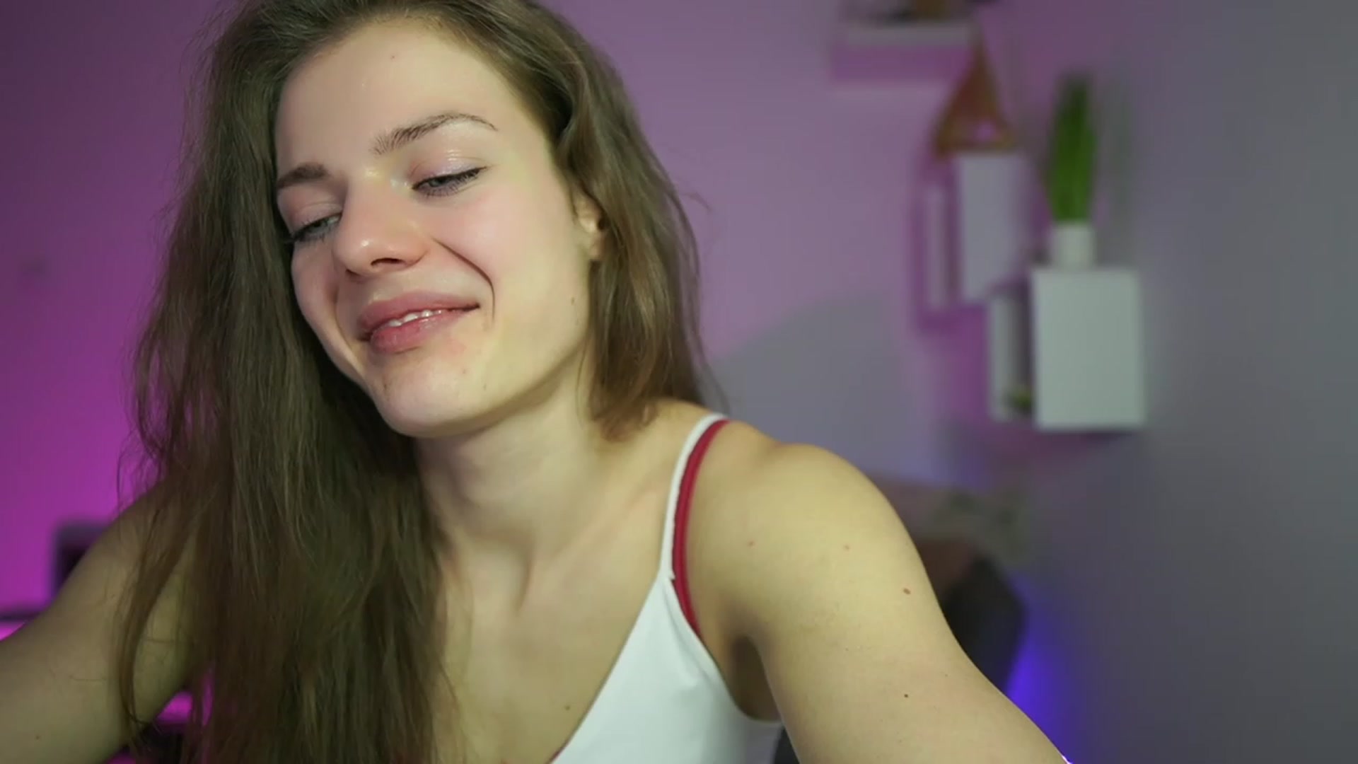 Gallery image thumbnail from Elly_Malkova_'s myfreecams stream on, 04/11/2023, 23:34 image 9 of 20
