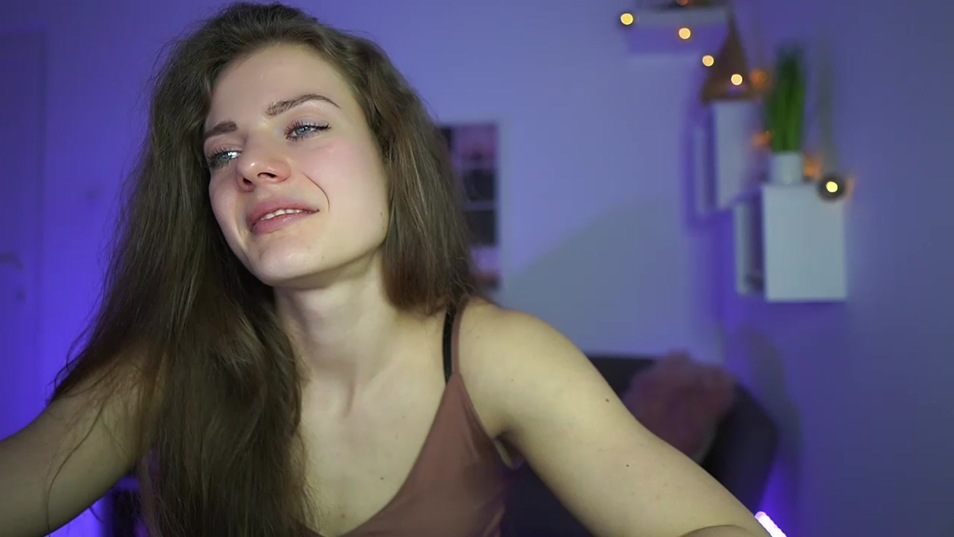 Gallery image thumbnail from Elly_Malkova_'s myfreecams stream on, 04/15/2023, 14:54 image 10 of 20