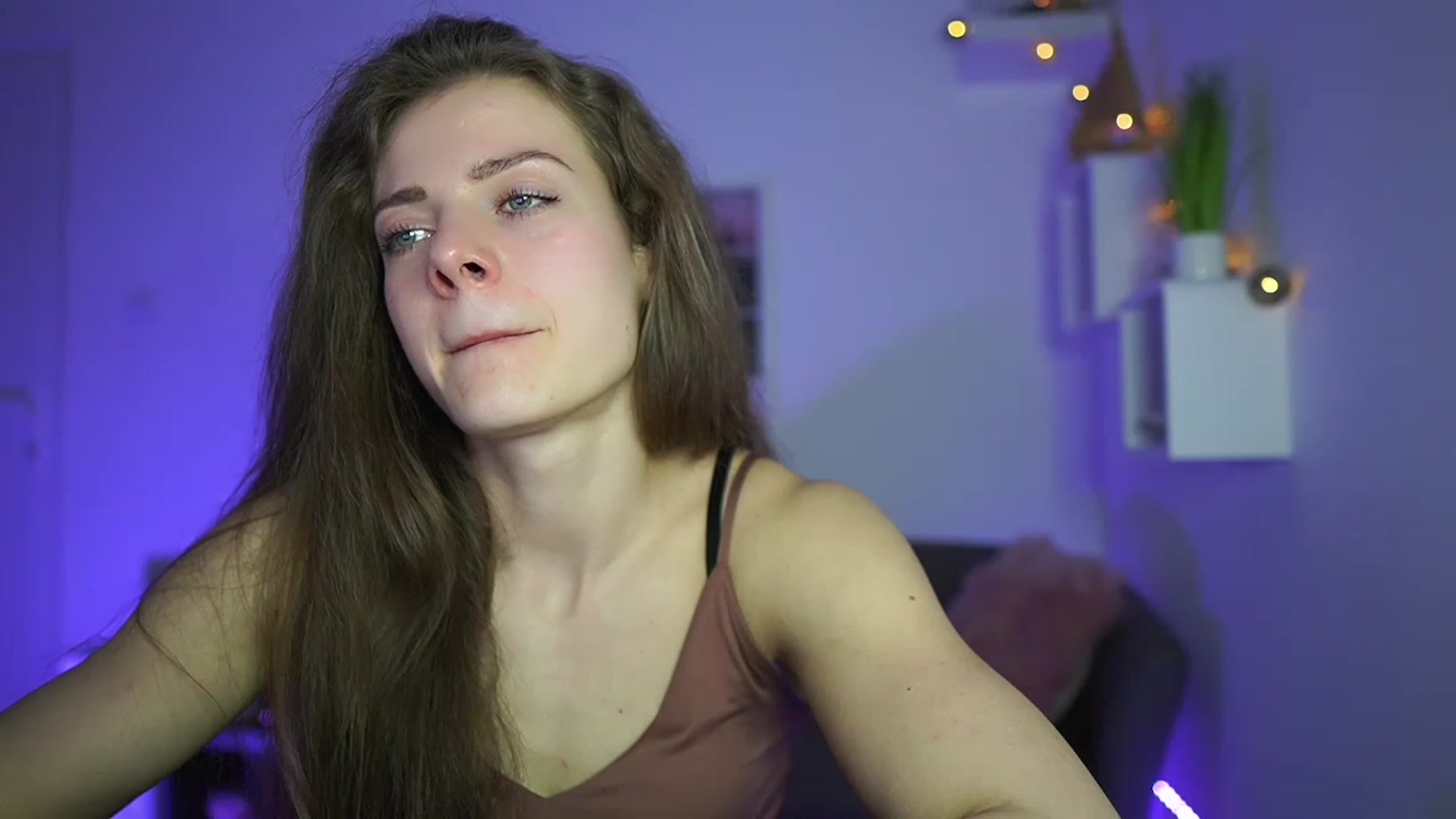 Gallery image thumbnail from Elly_Malkova_'s myfreecams stream on, 04/15/2023, 14:54 image 7 of 20