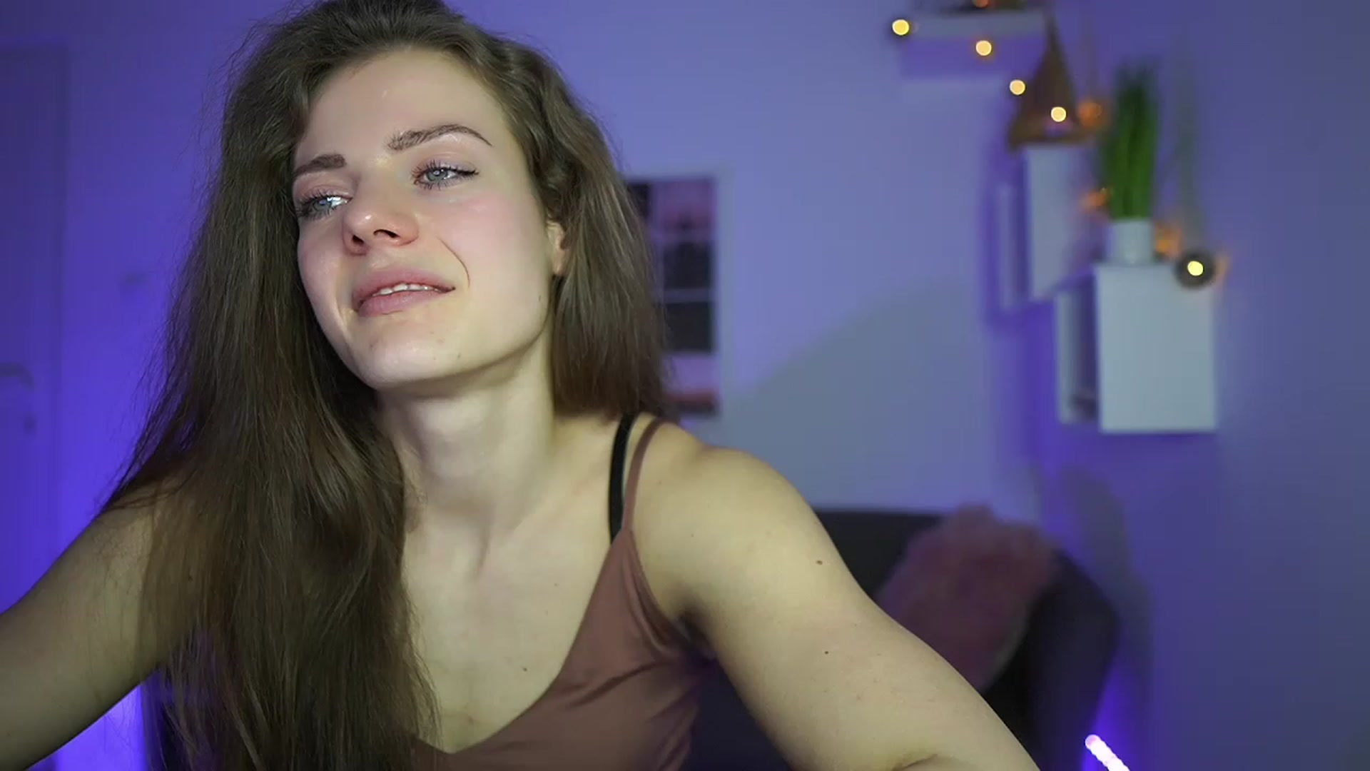 Gallery image thumbnail from Elly_Malkova_'s myfreecams stream on, 04/15/2023, 14:54 image 5 of 20