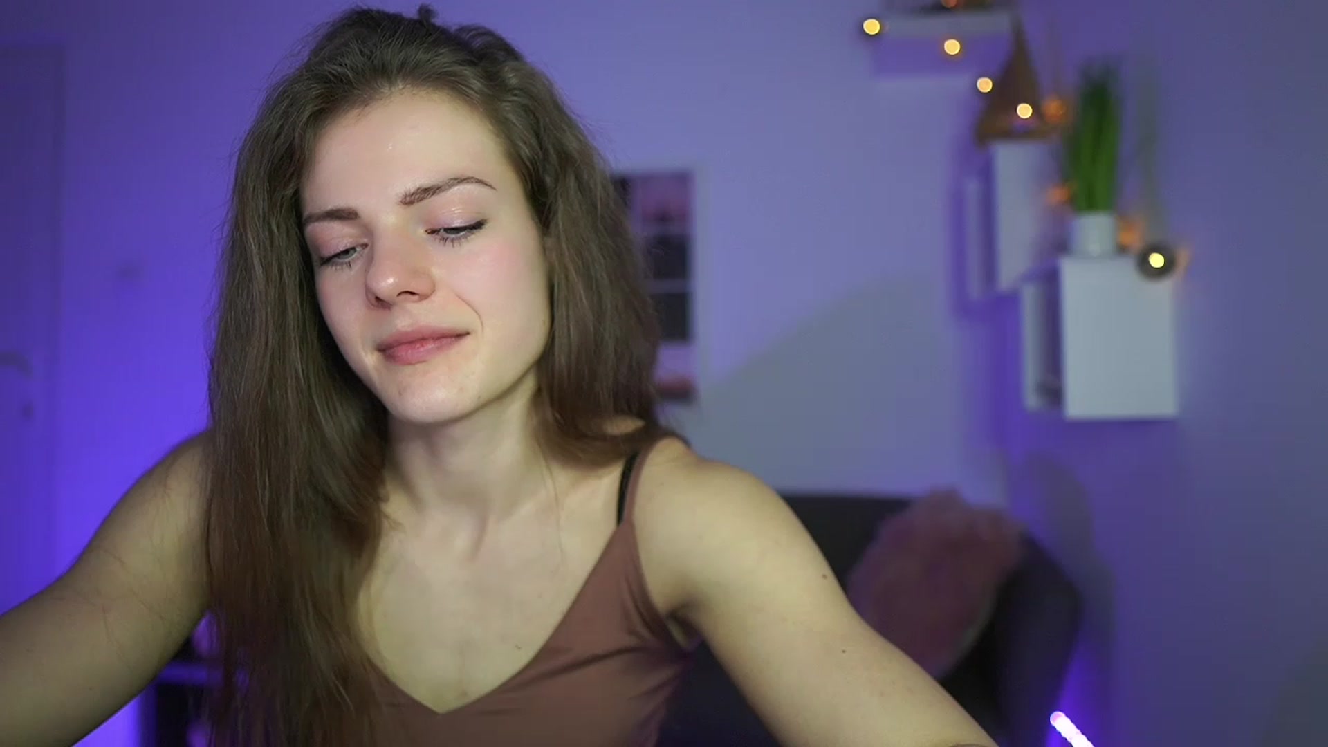 Gallery image thumbnail from Elly_Malkova_'s myfreecams stream on, 04/15/2023, 15:35 image 18 of 20
