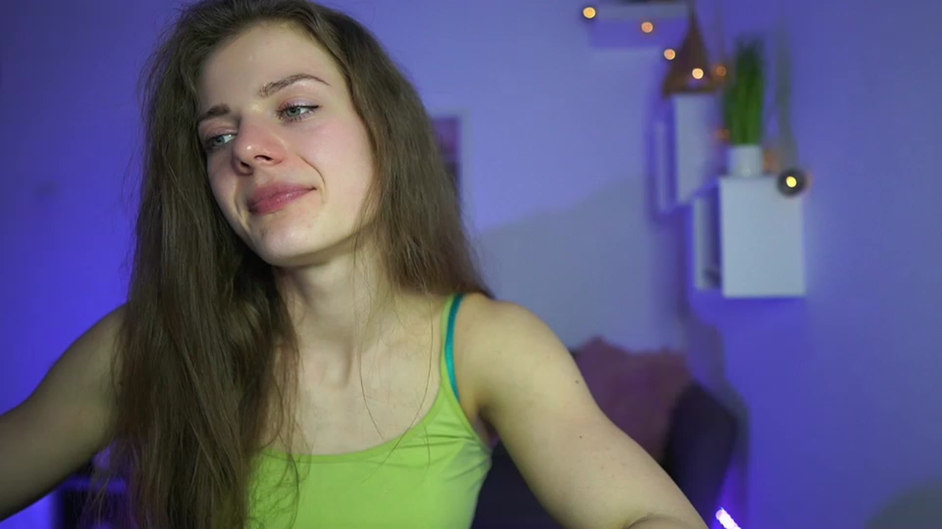 Gallery image thumbnail from Elly_Malkova_'s myfreecams stream on, 04/16/2023, 19:36 image 19 of 20