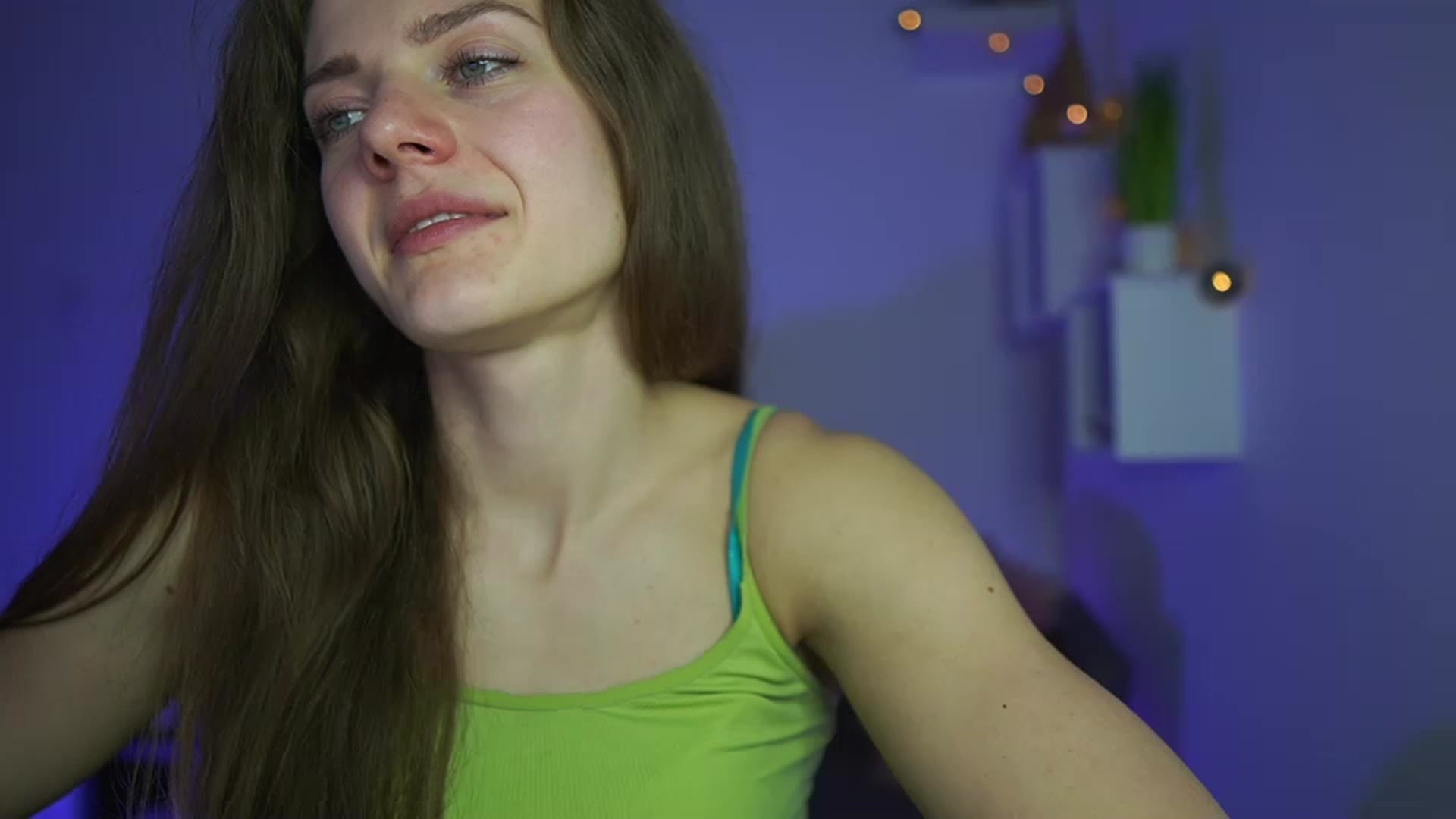 Gallery image thumbnail from Elly_Malkova_'s myfreecams stream on, 04/16/2023, 21:01 image 12 of 20